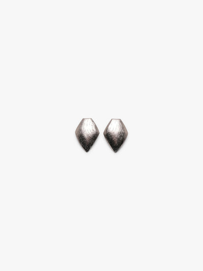 Fia earrings: oak, silverfoil, silverplated brass