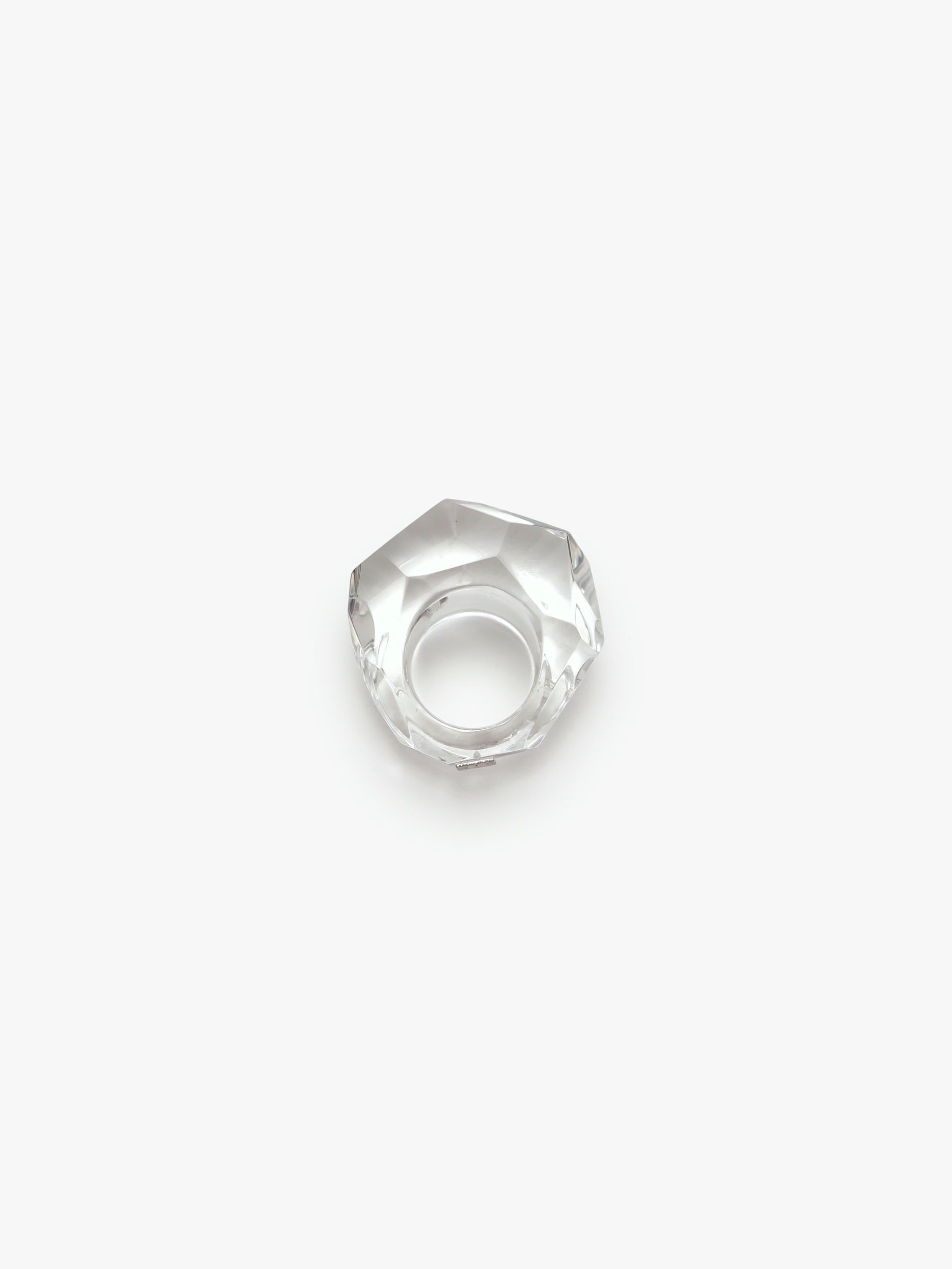 Uri ring: acrylic