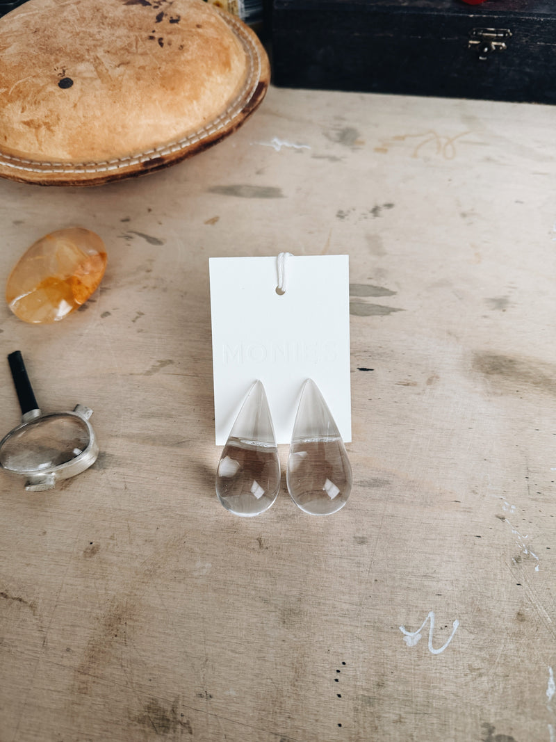 Nia earrings: clear greencast