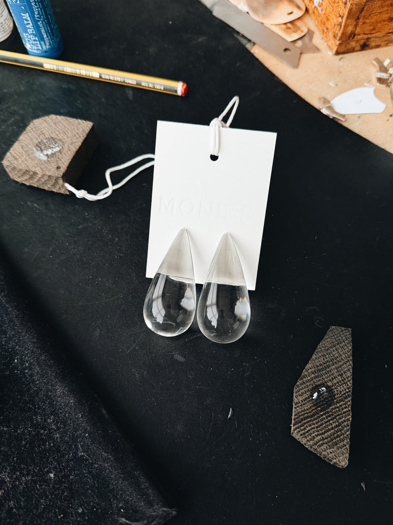 Nia earrings: clear greencast