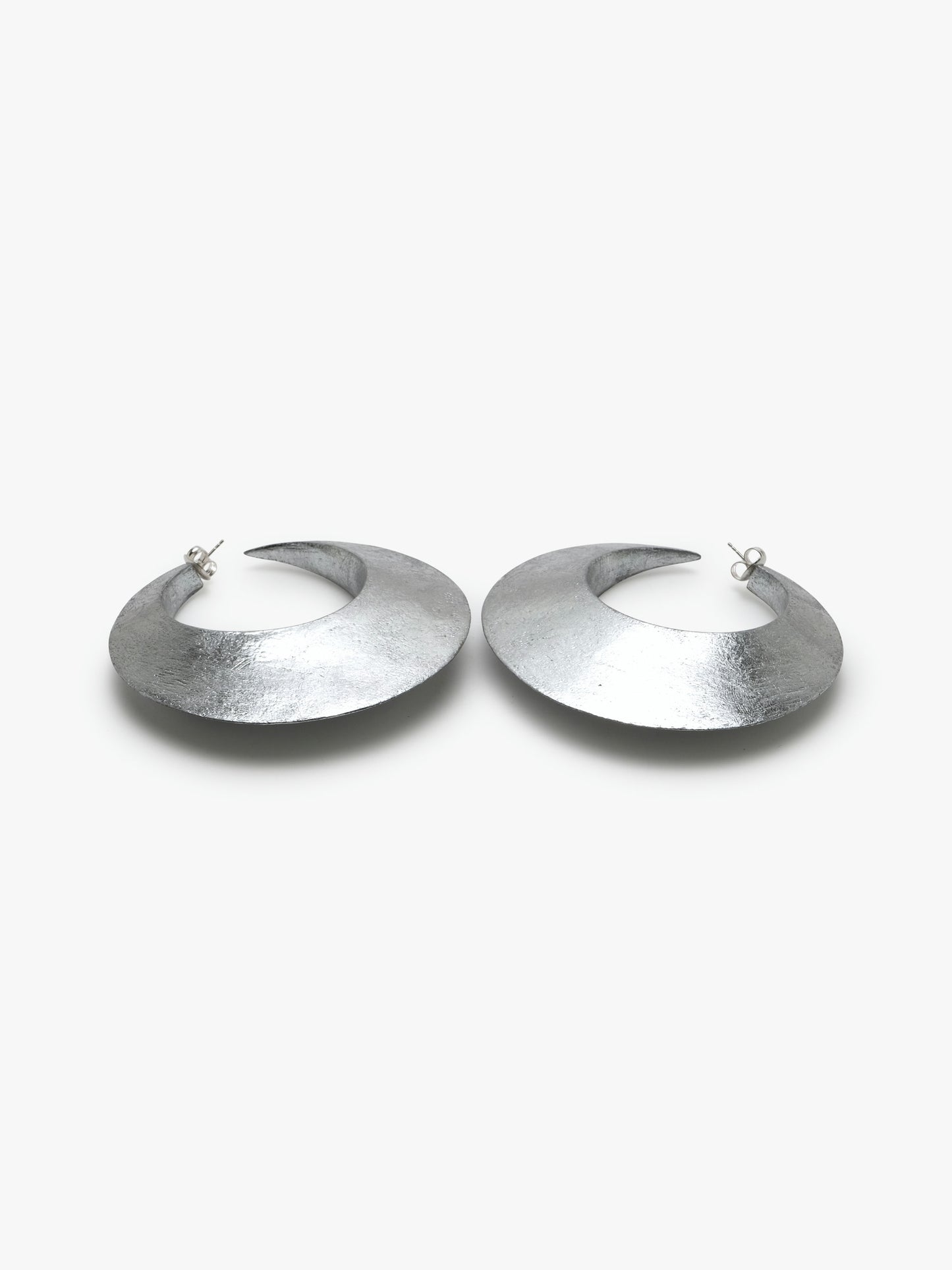 Eclipse stud earring: acacia, silverfoil