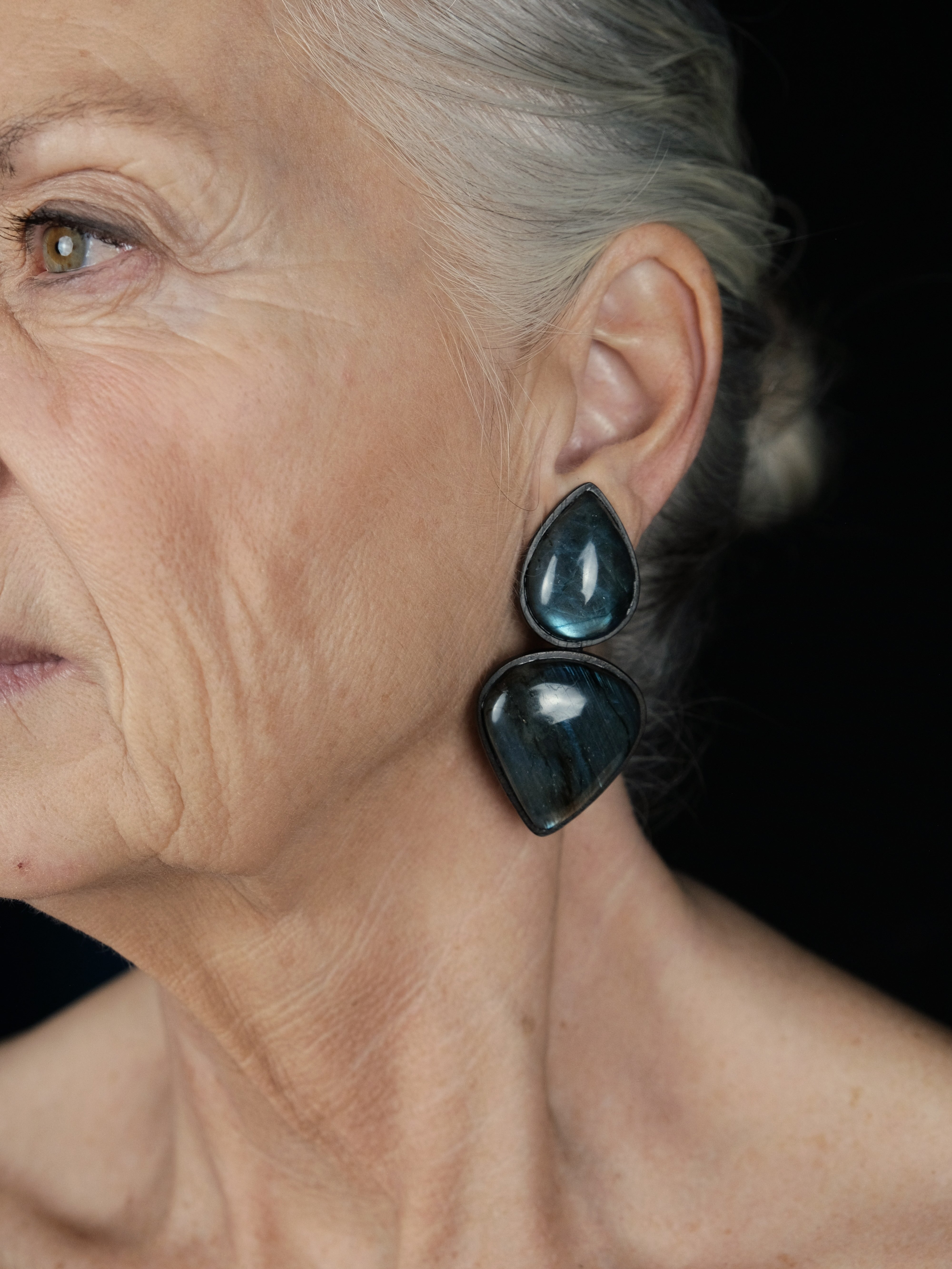 Earring: labradorite, ebony