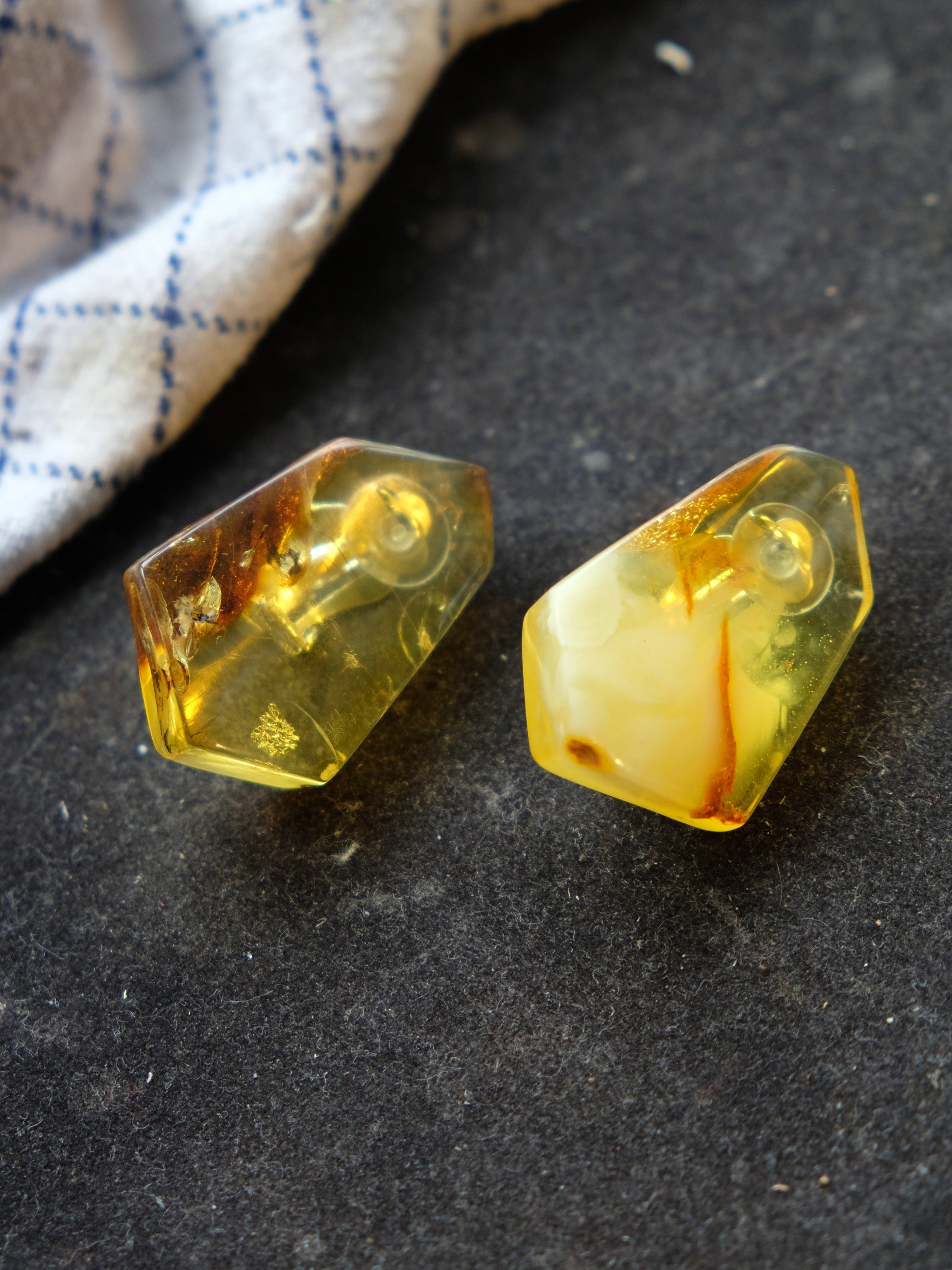 Earrings: amber