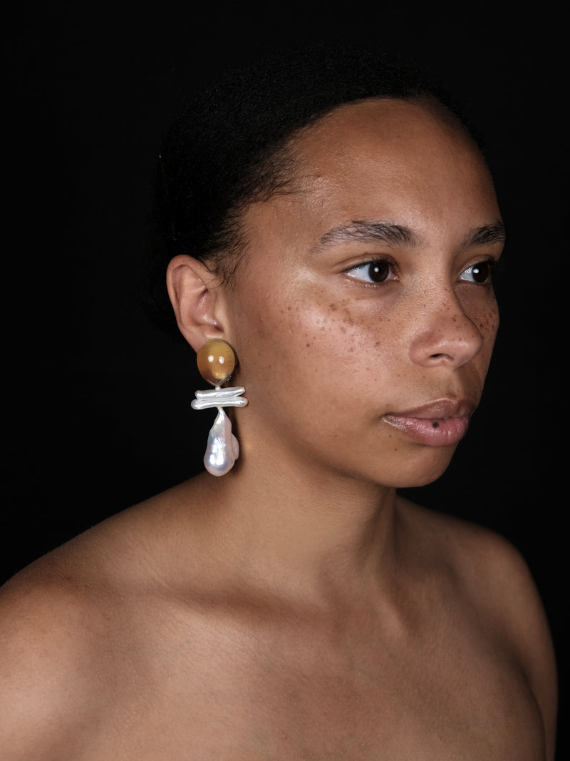 Earrings: baroque pearl, citrine
