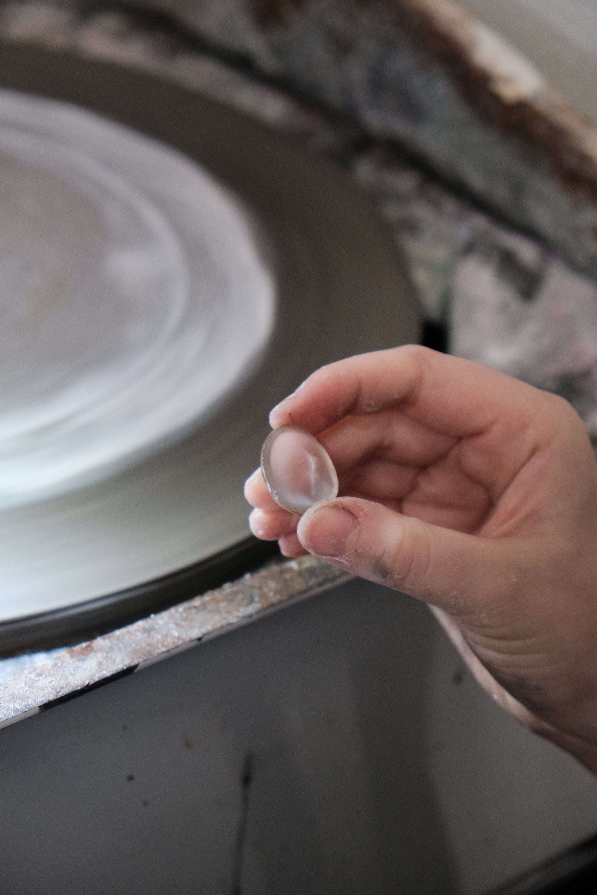 Earrings: mother of pearl, quartz