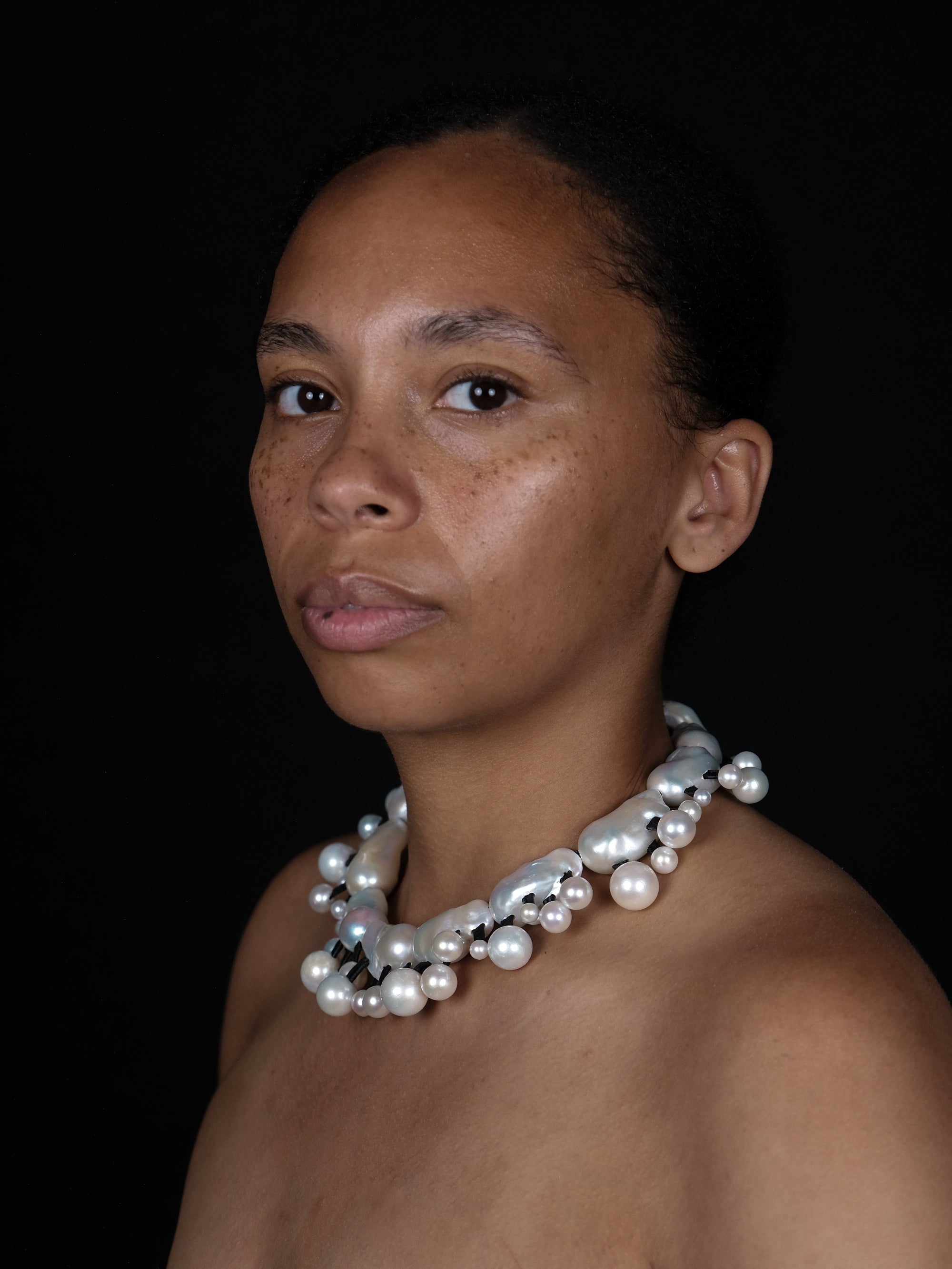 Necklace: baroque pearl, freshwater pearl