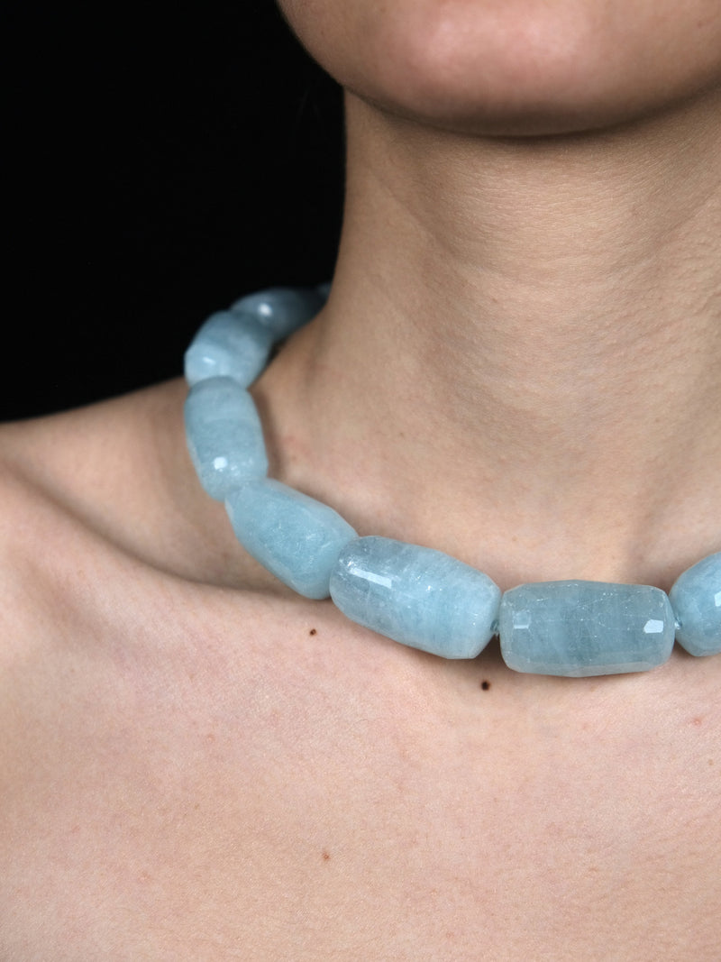 Necklace: aquamarine, horn