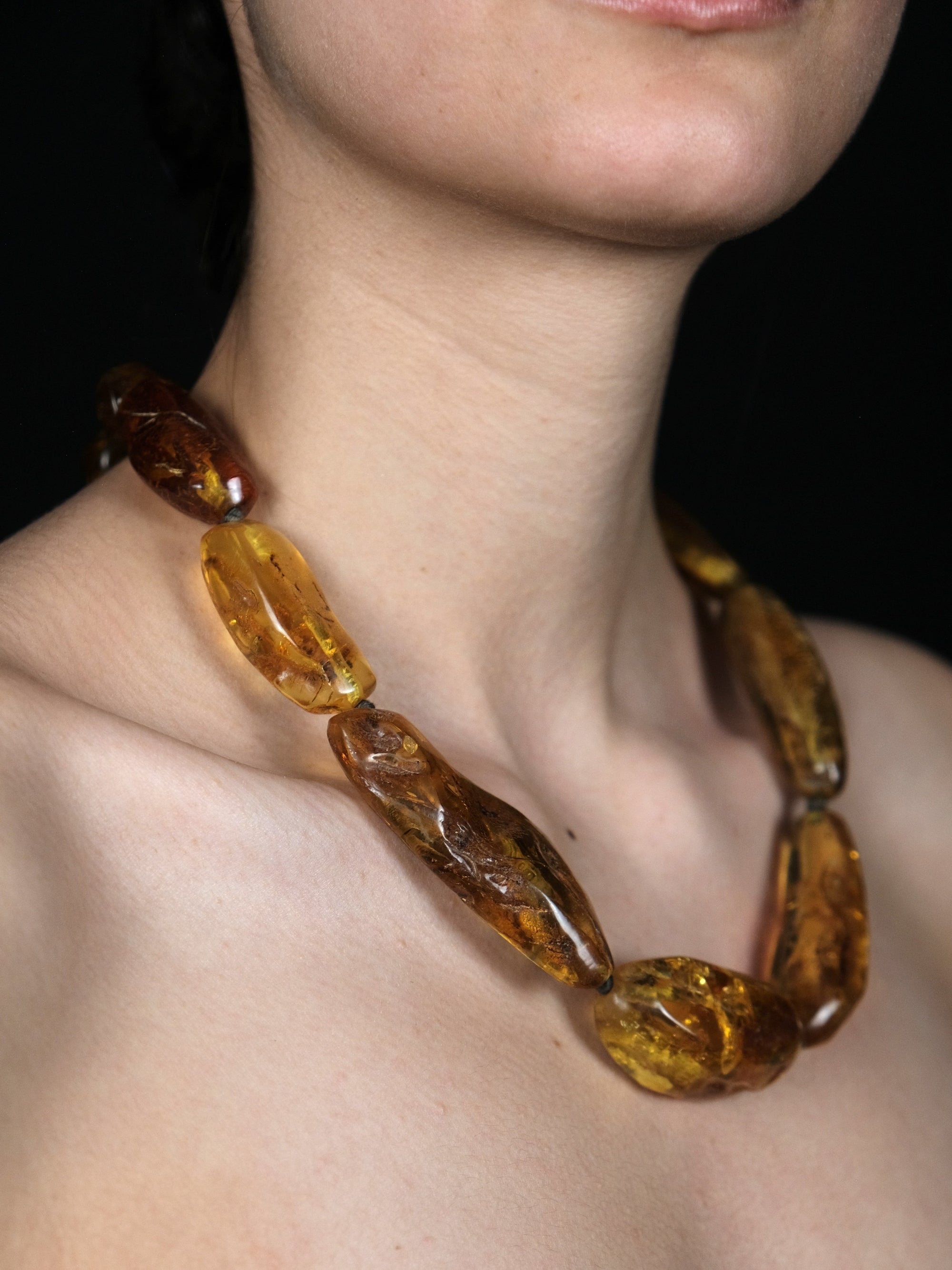 Necklace: amber