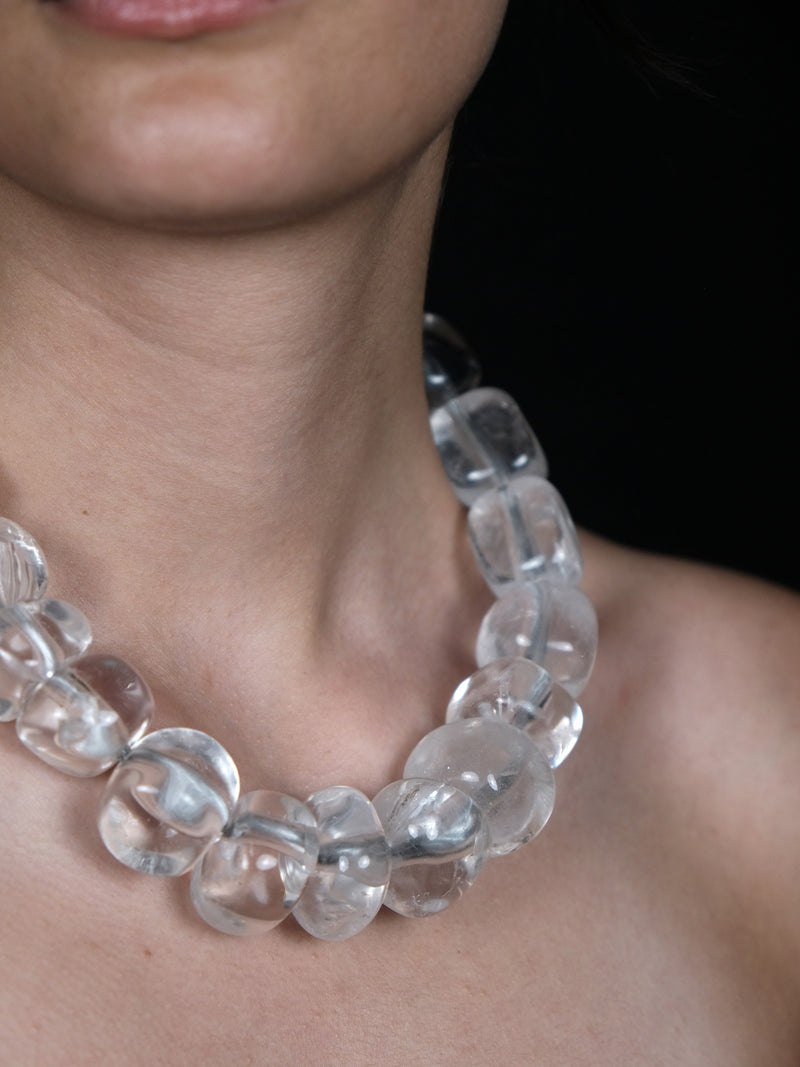 Necklace: mountain crystal, wire