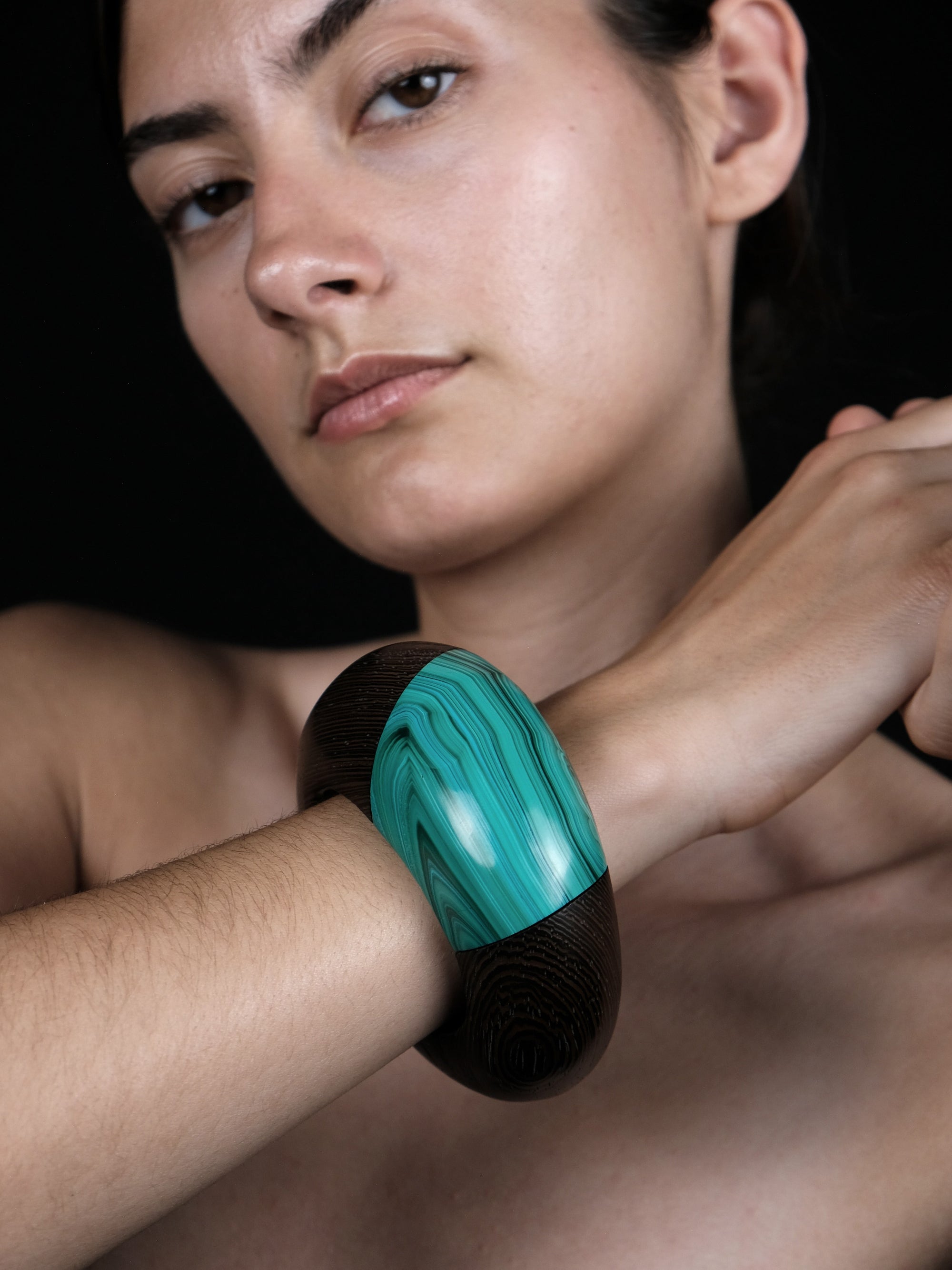 Bracelet: malachite, wengé