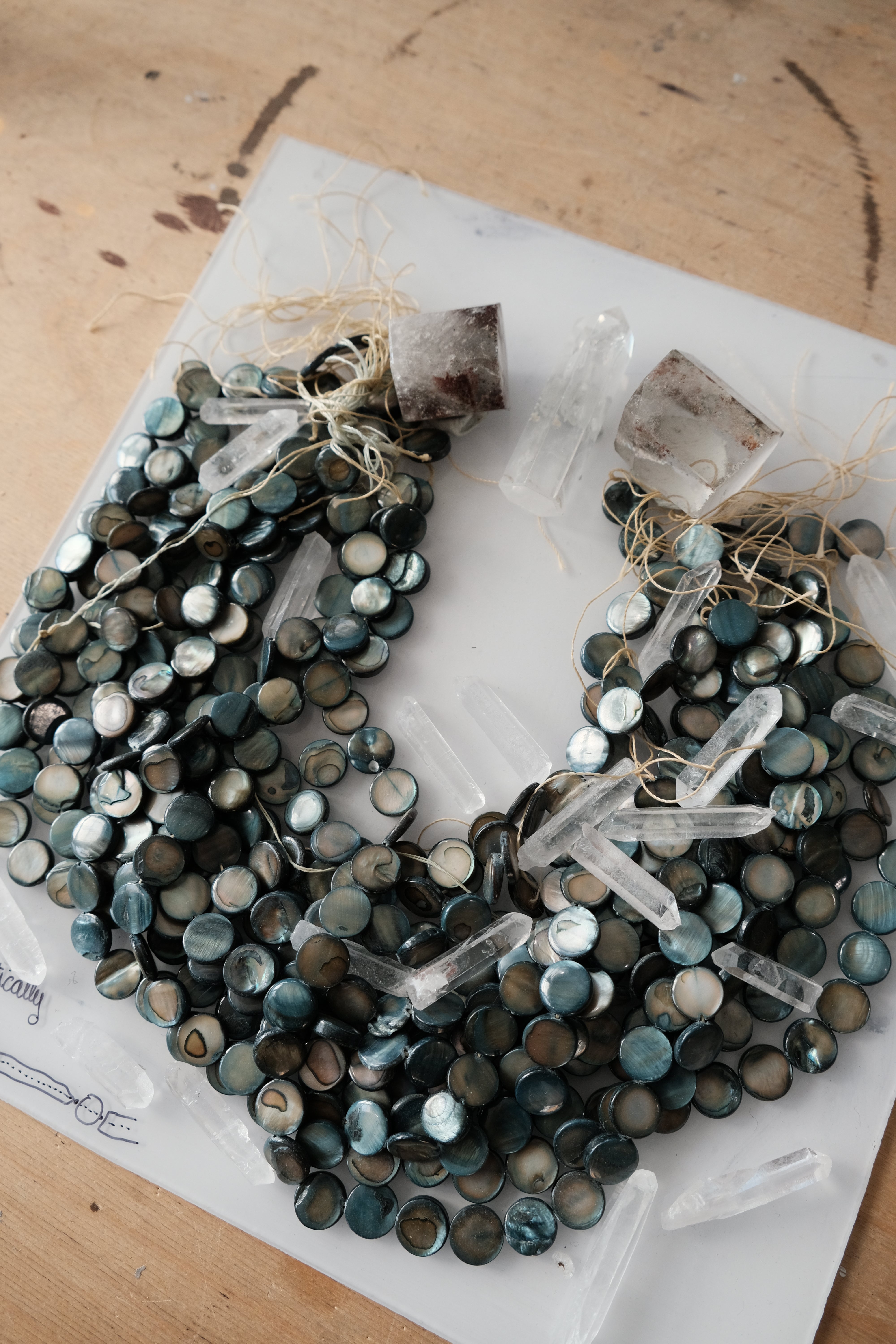 Necklace: shell, mountain crystal, quartz