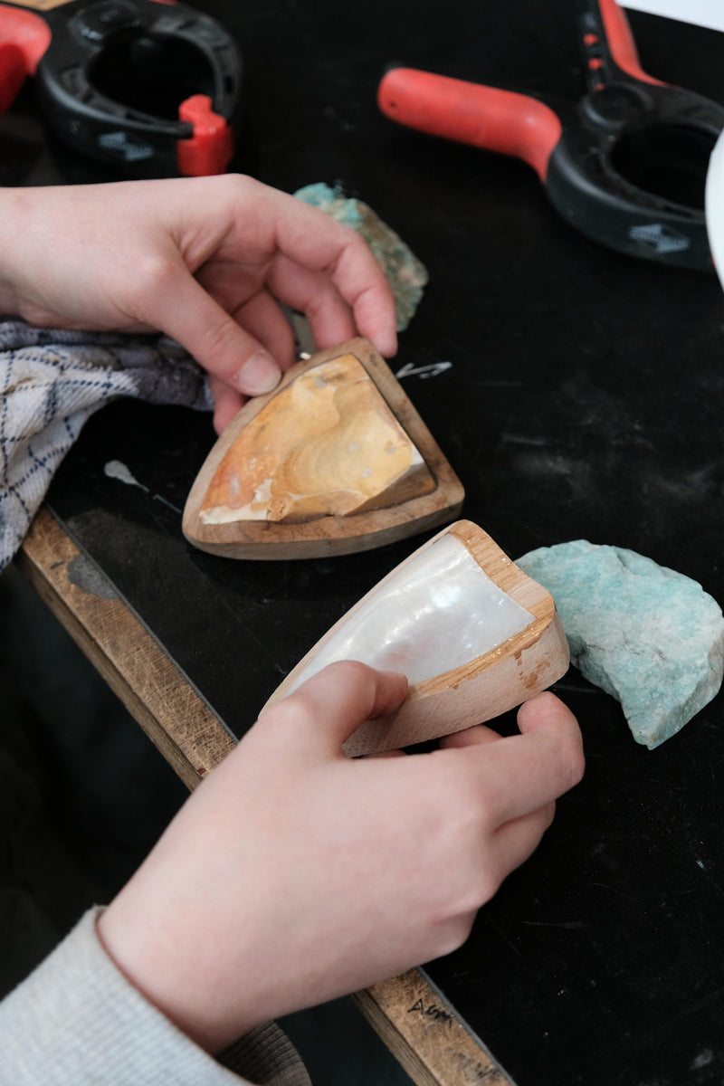 Pendant: mother of pearl, amazonite, oak