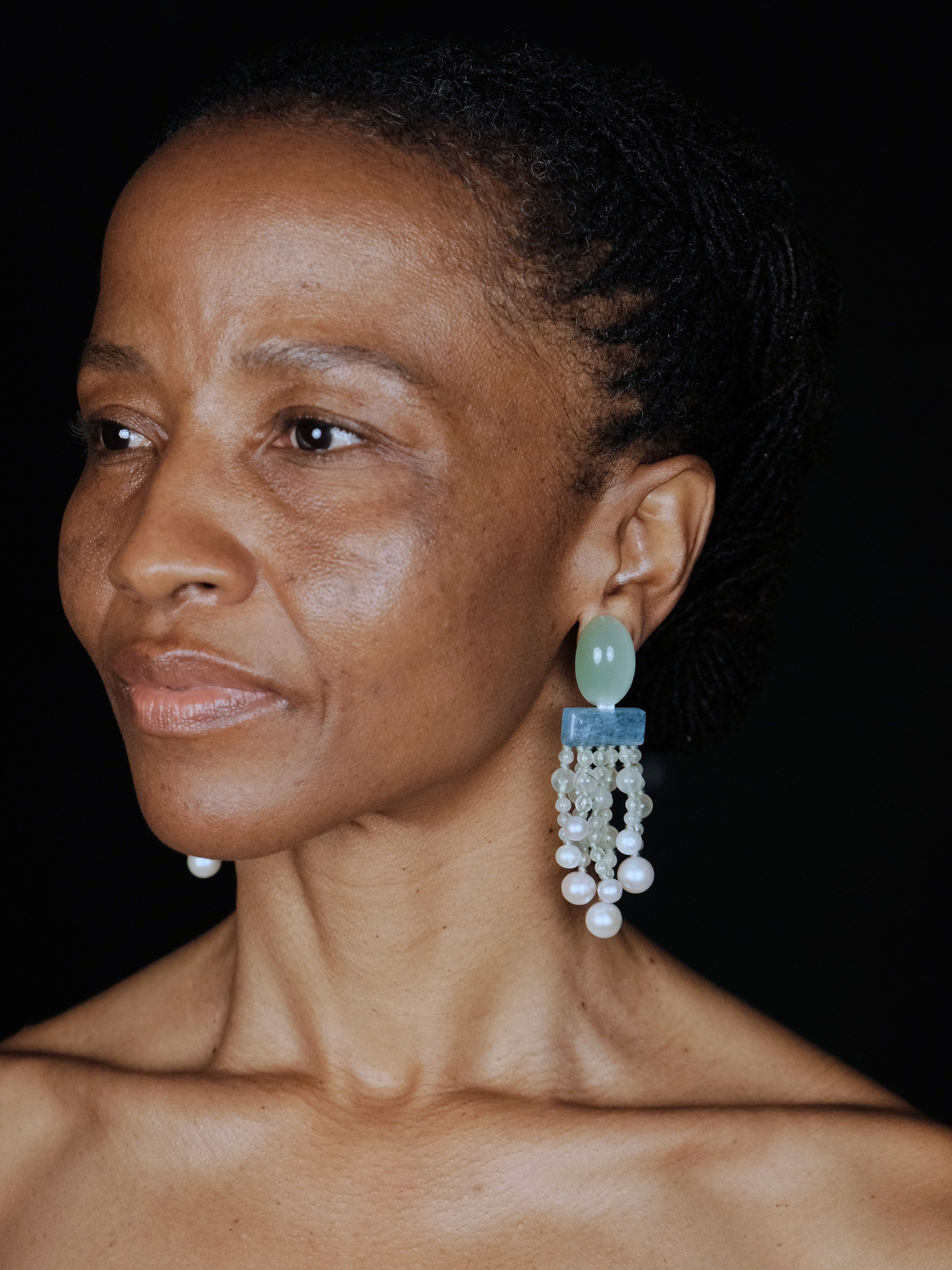 Earrings: prehnite, pearls, aquamarine