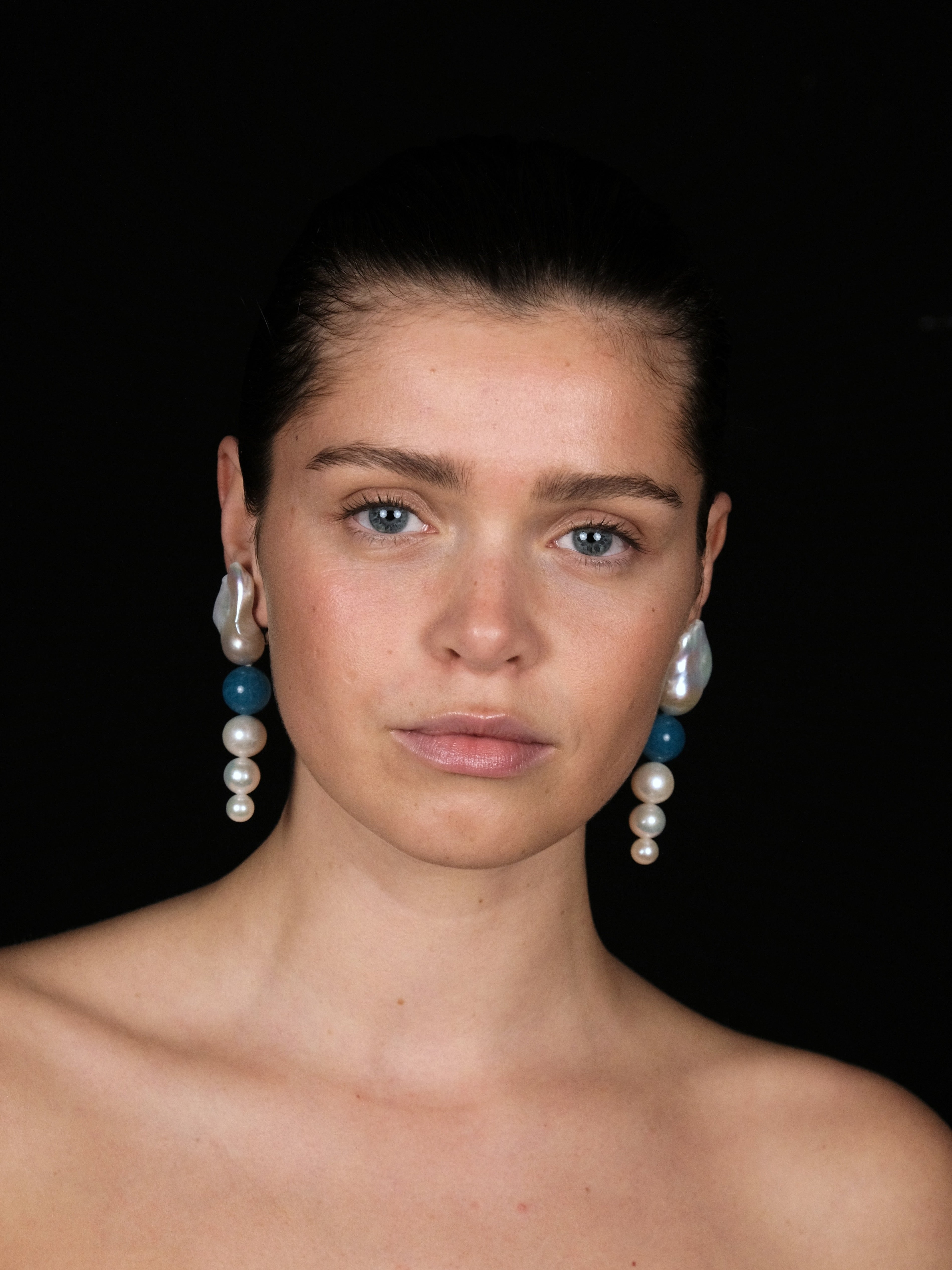 Earrings: aquamarine, pearls