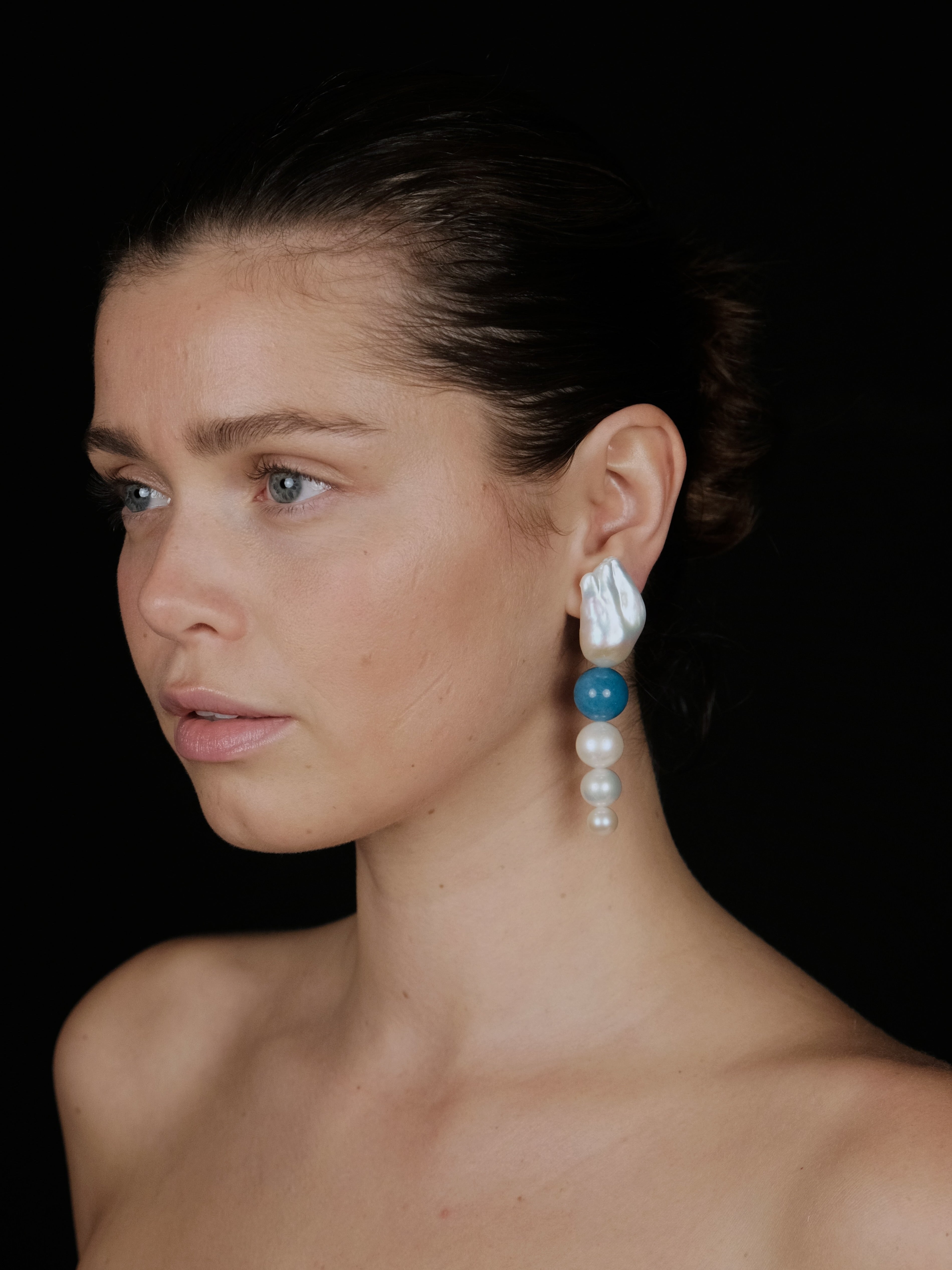 Earrings: aquamarine, pearls