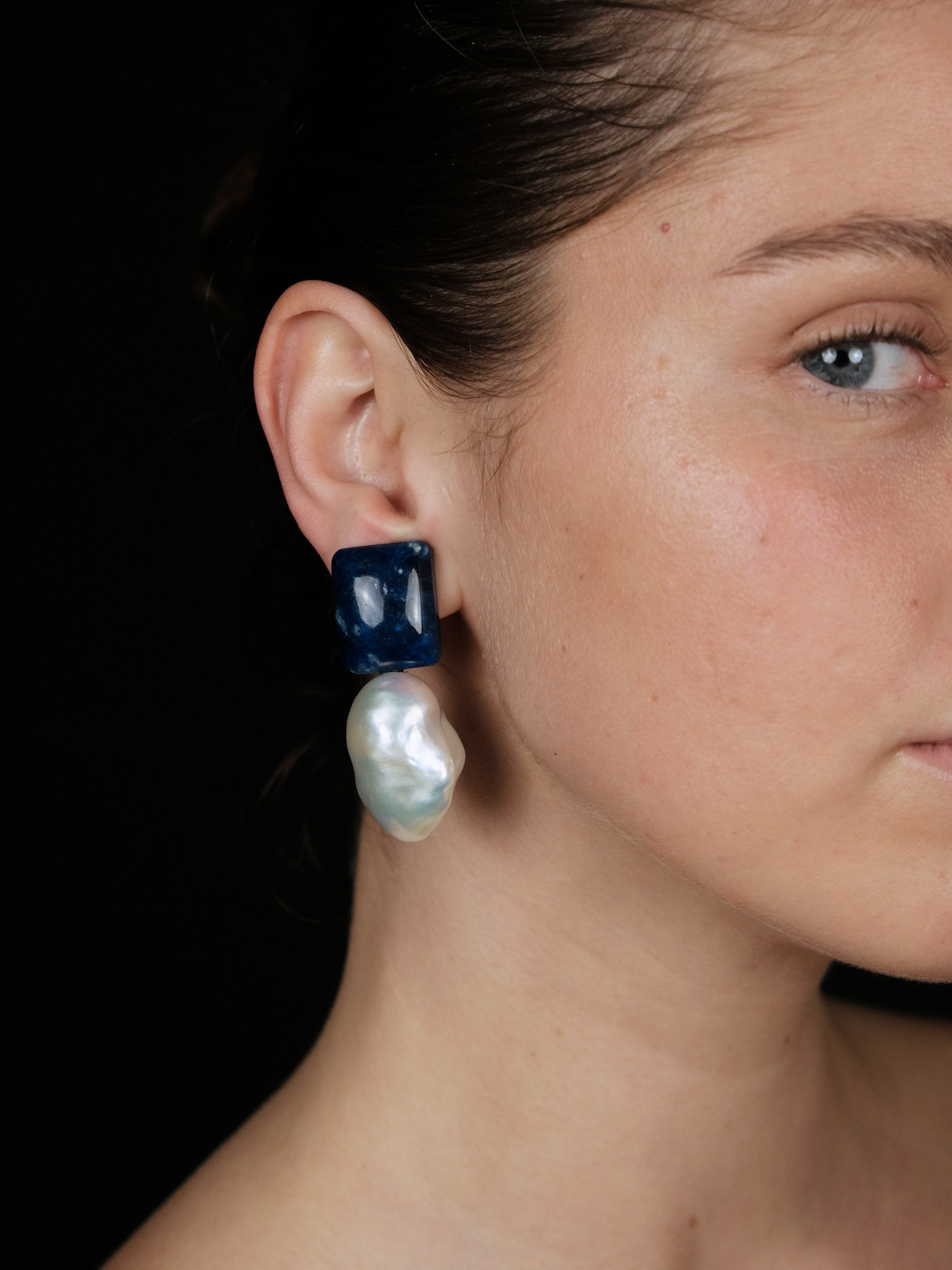 Earrings: baroque pearls, apatite