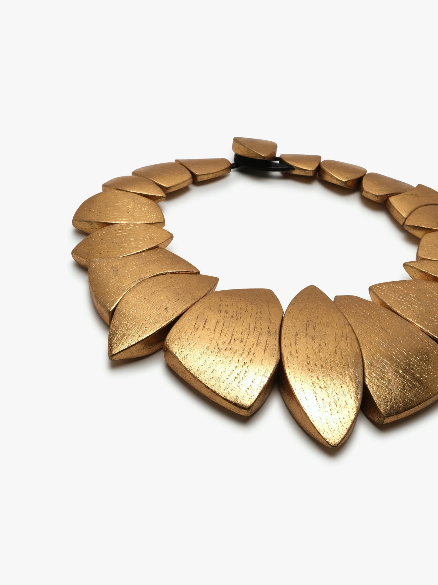 Cara necklace: goldfoil