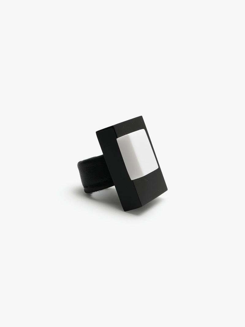 Gabi Rind Gabi ring: black/white acrylic – Monies