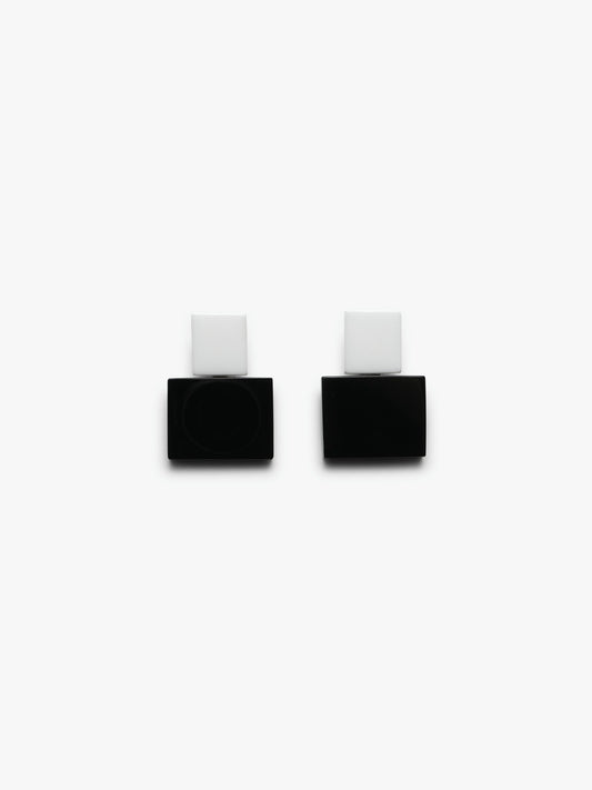 Freya earring: black/white acrylic