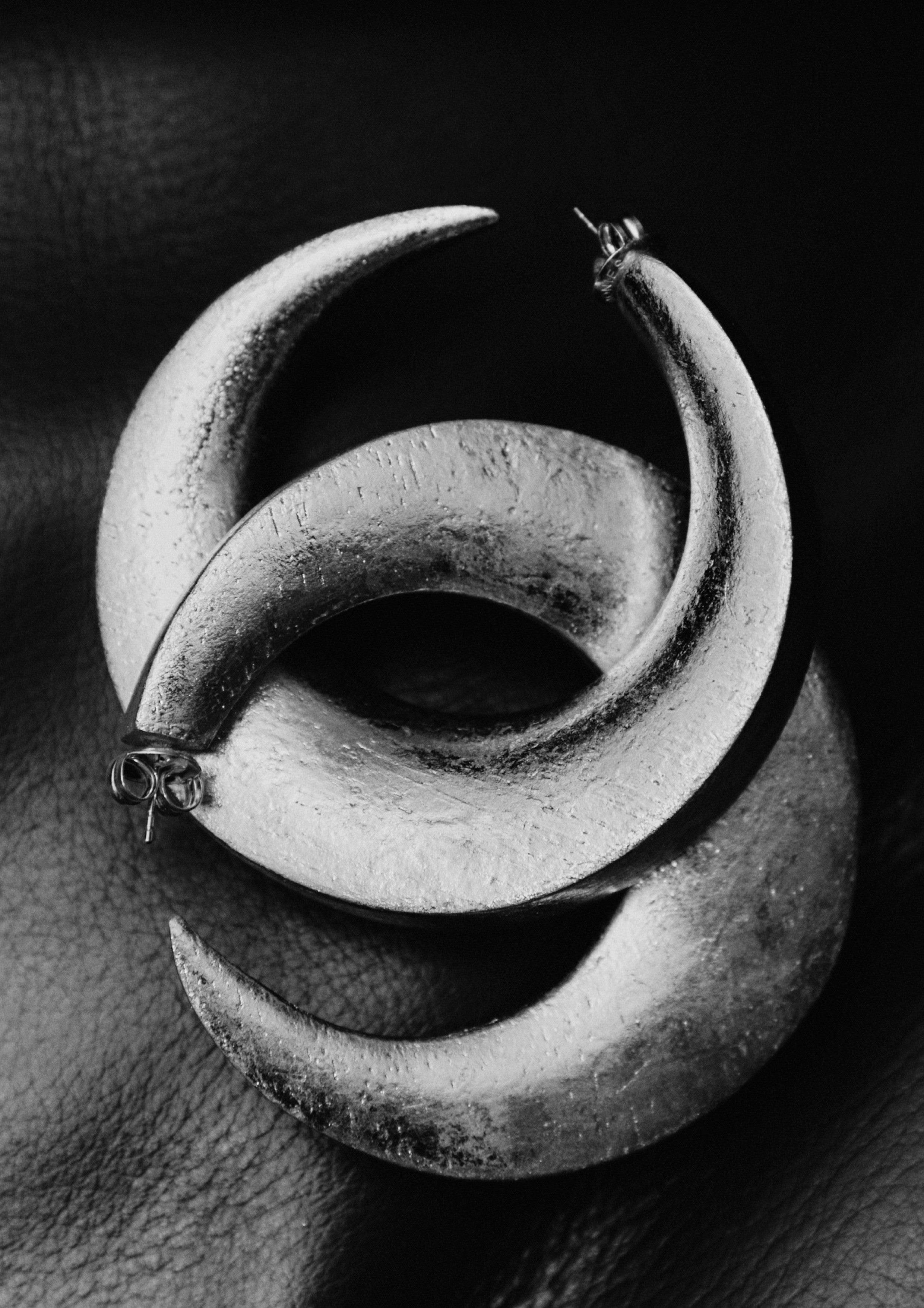 Full moon stud earring: silverfoil