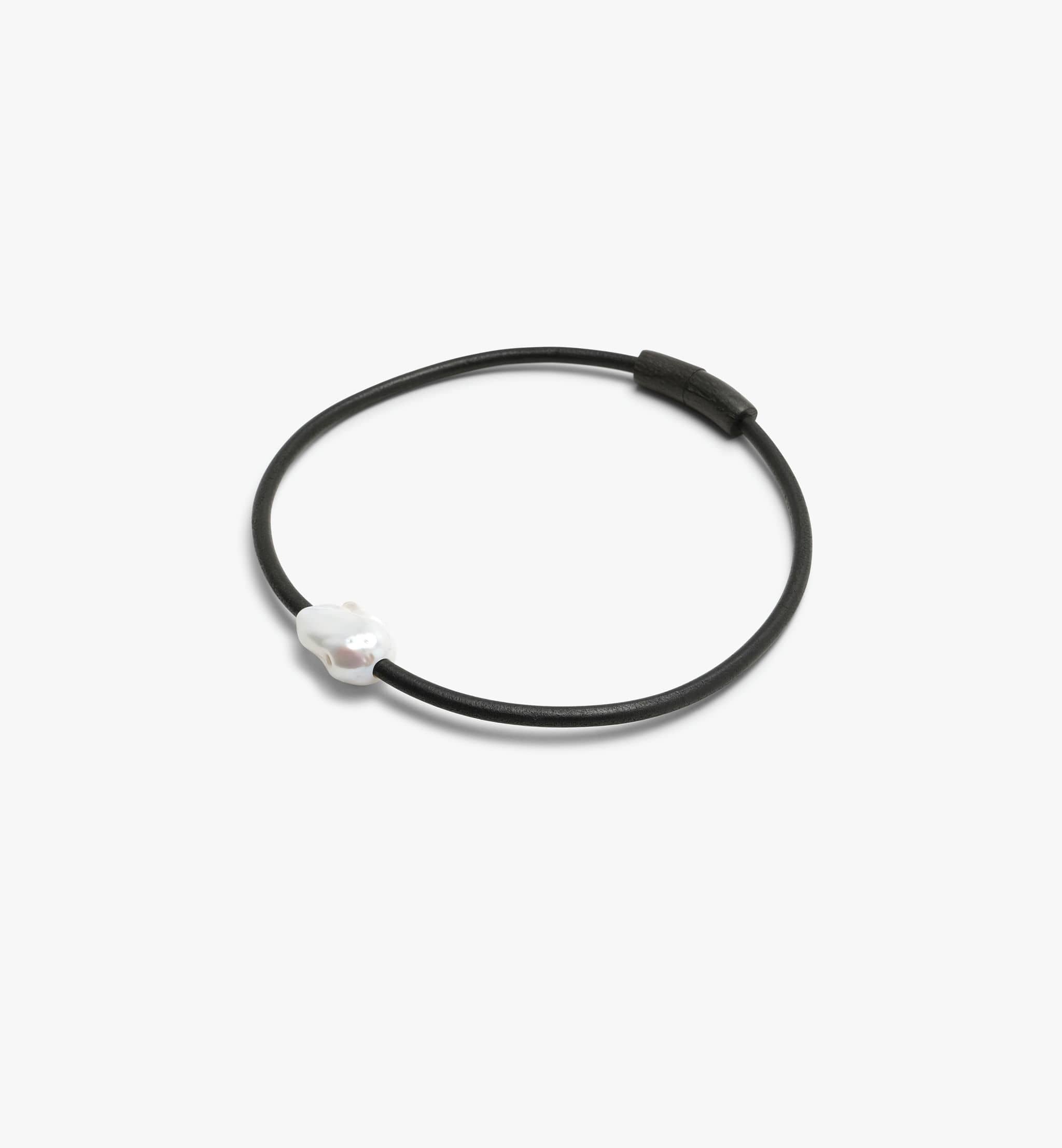 Lyséa necklace: leather, baroque pearl