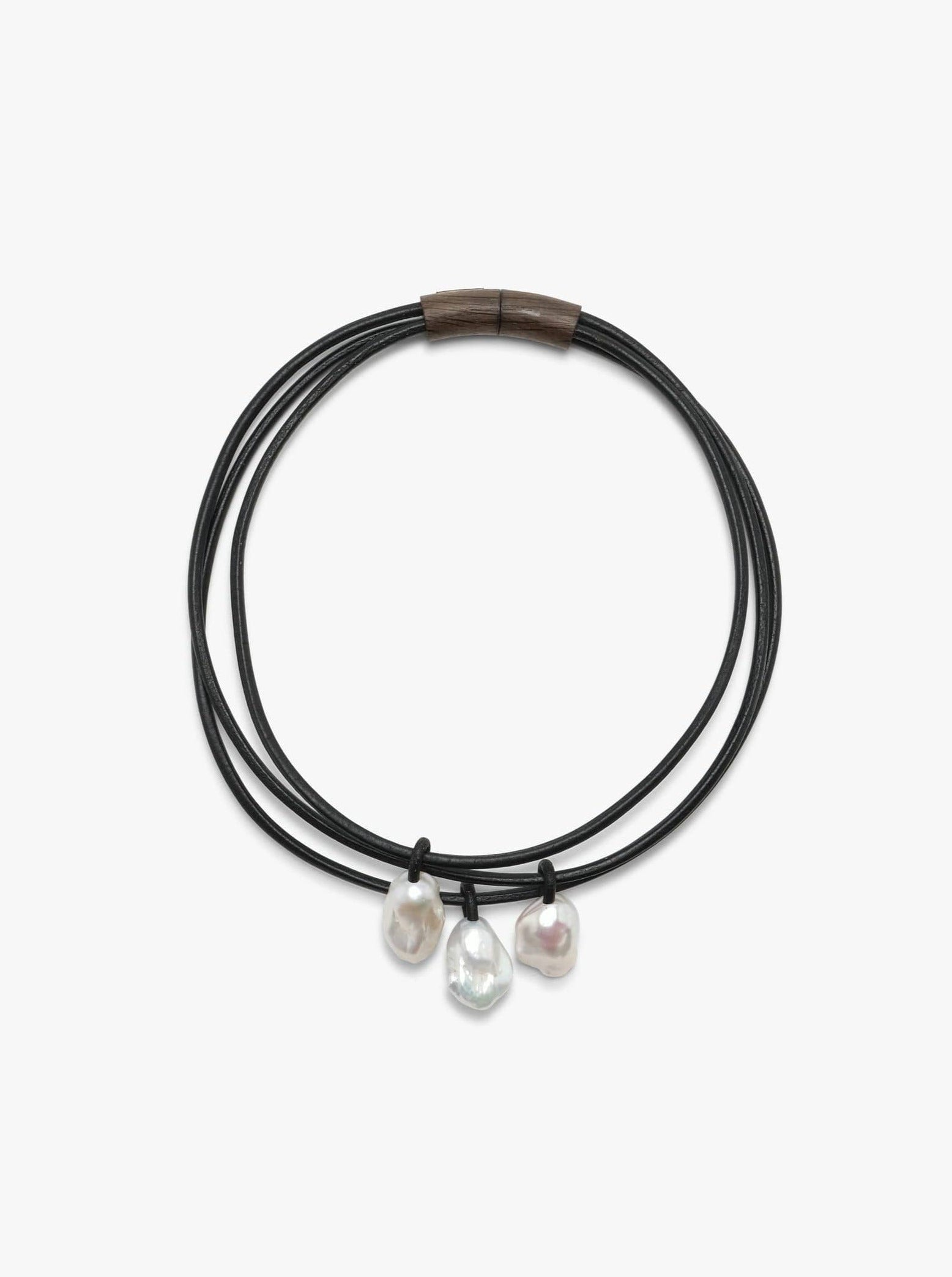 Mint necklace: leather, bog oak, baroque pearl