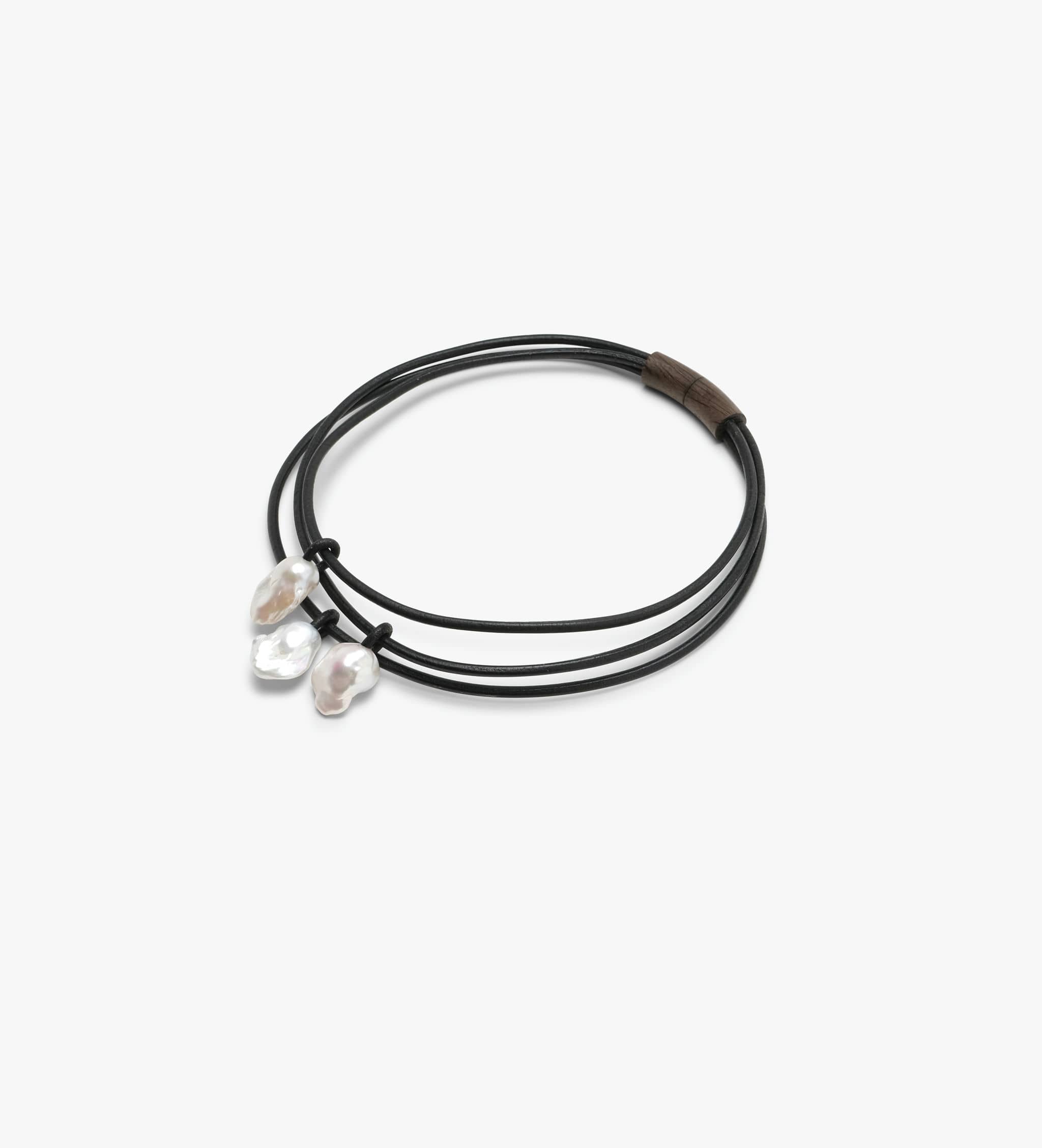 Mint necklace: leather, bog oak, baroque pearl