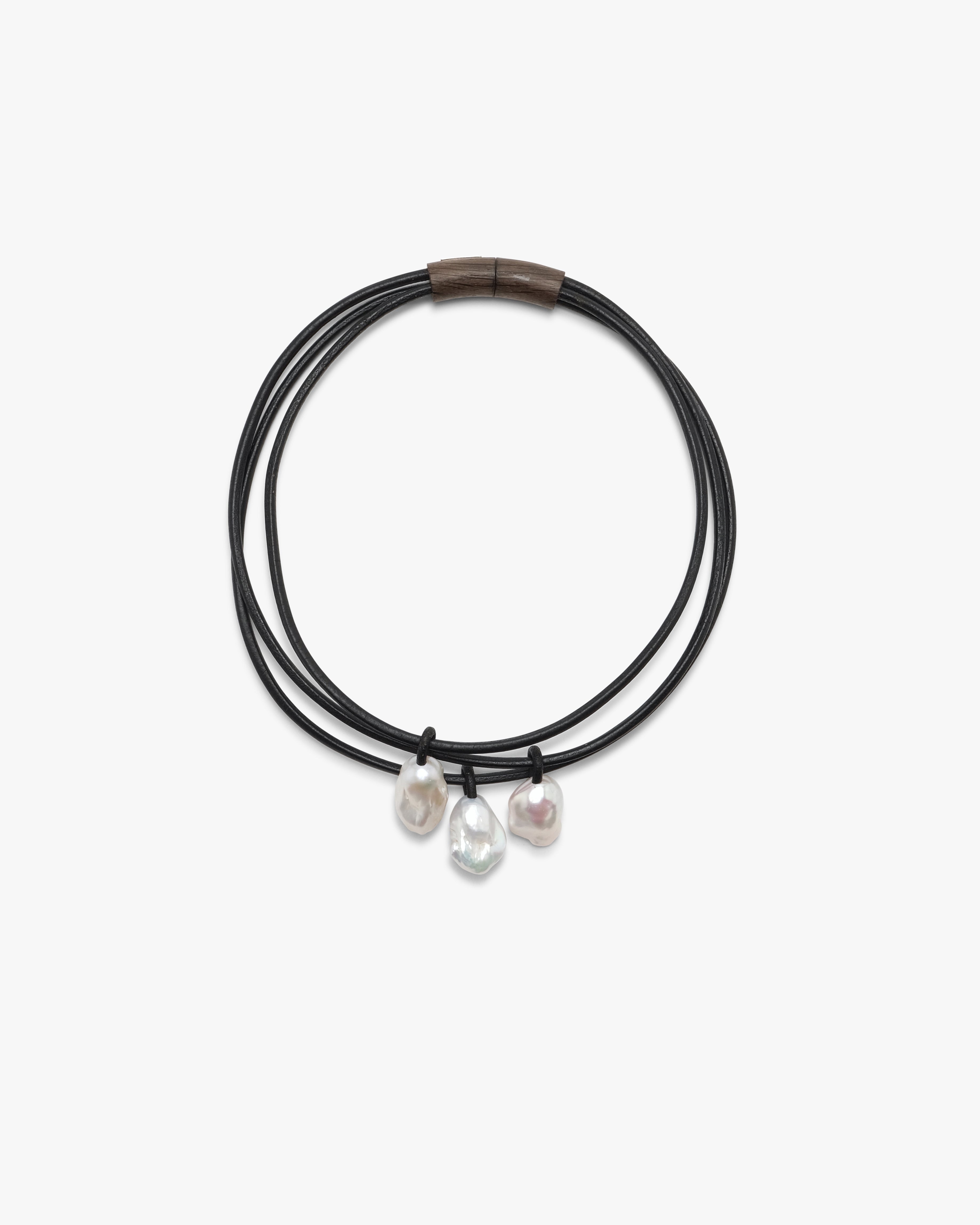 Réseau necklace: leather, bog oak, baroque pearl