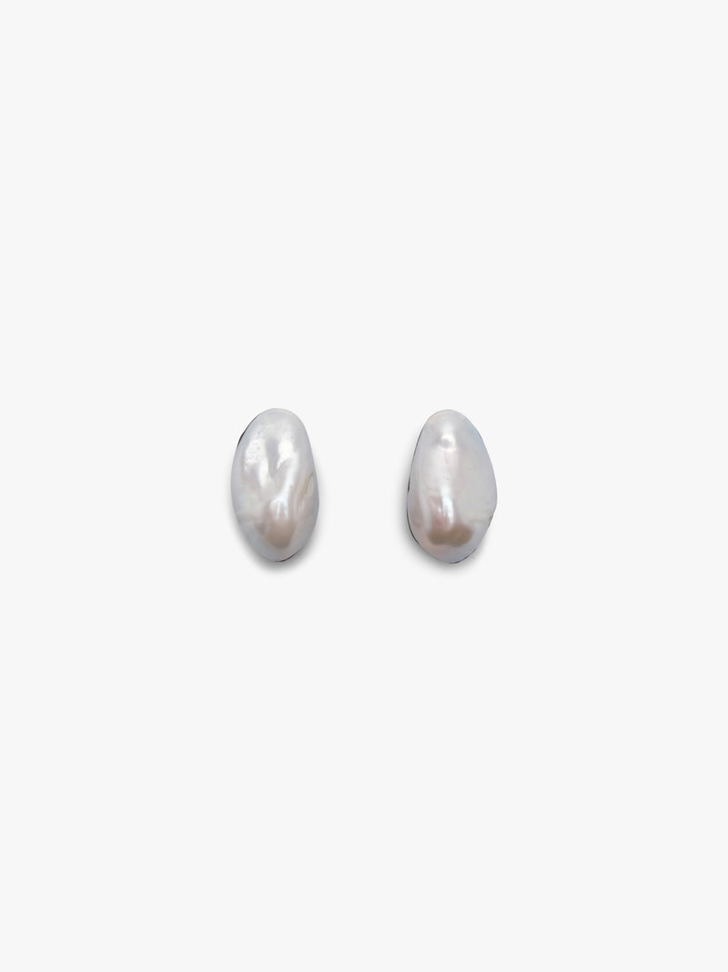 Ombrelle stud earrings: baroque pearl, bog oak