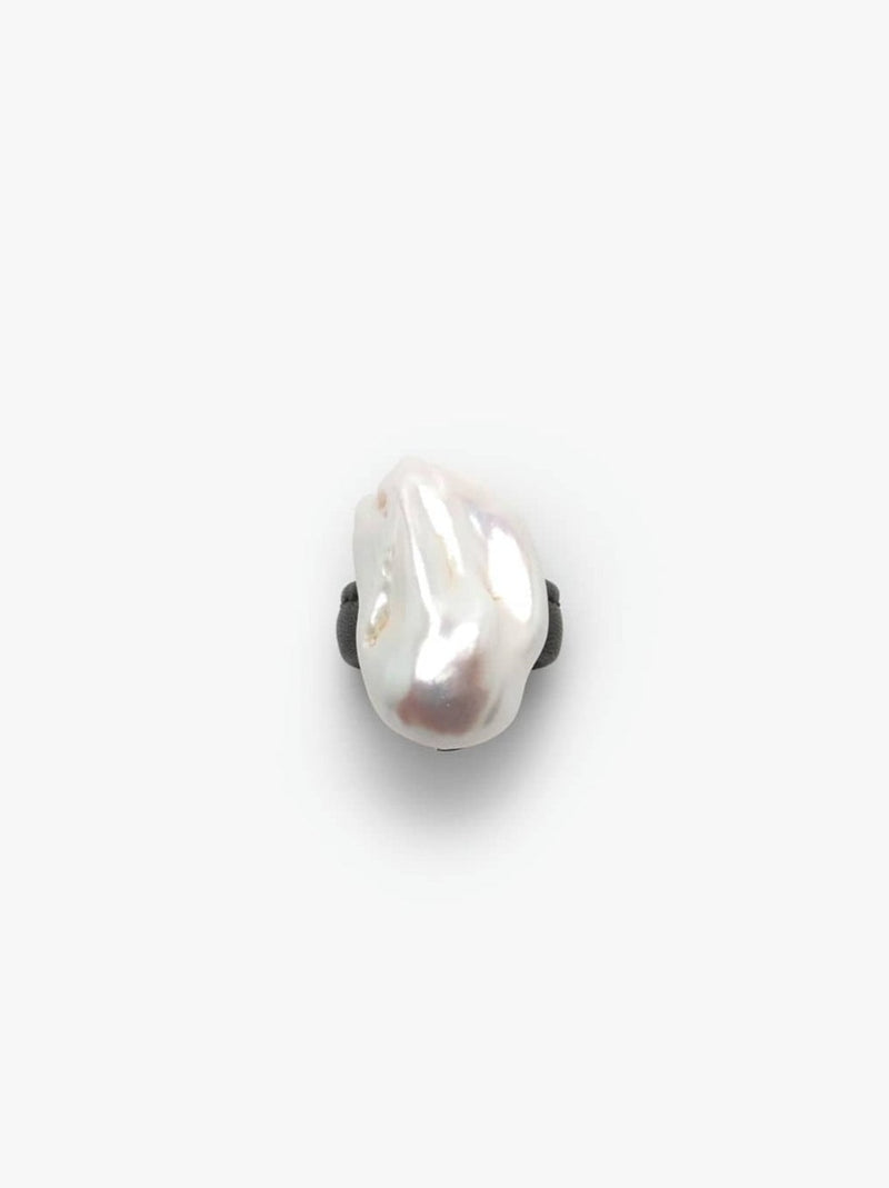 Lune ring: baroque pearl, leather