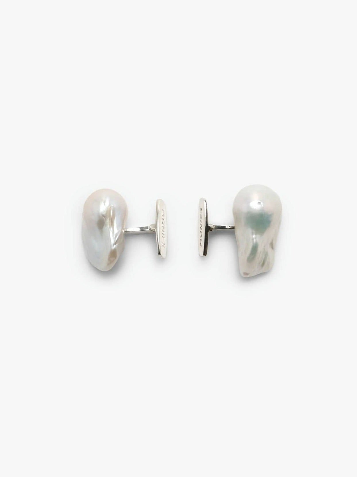 Dune cuff links: baroque pearl
