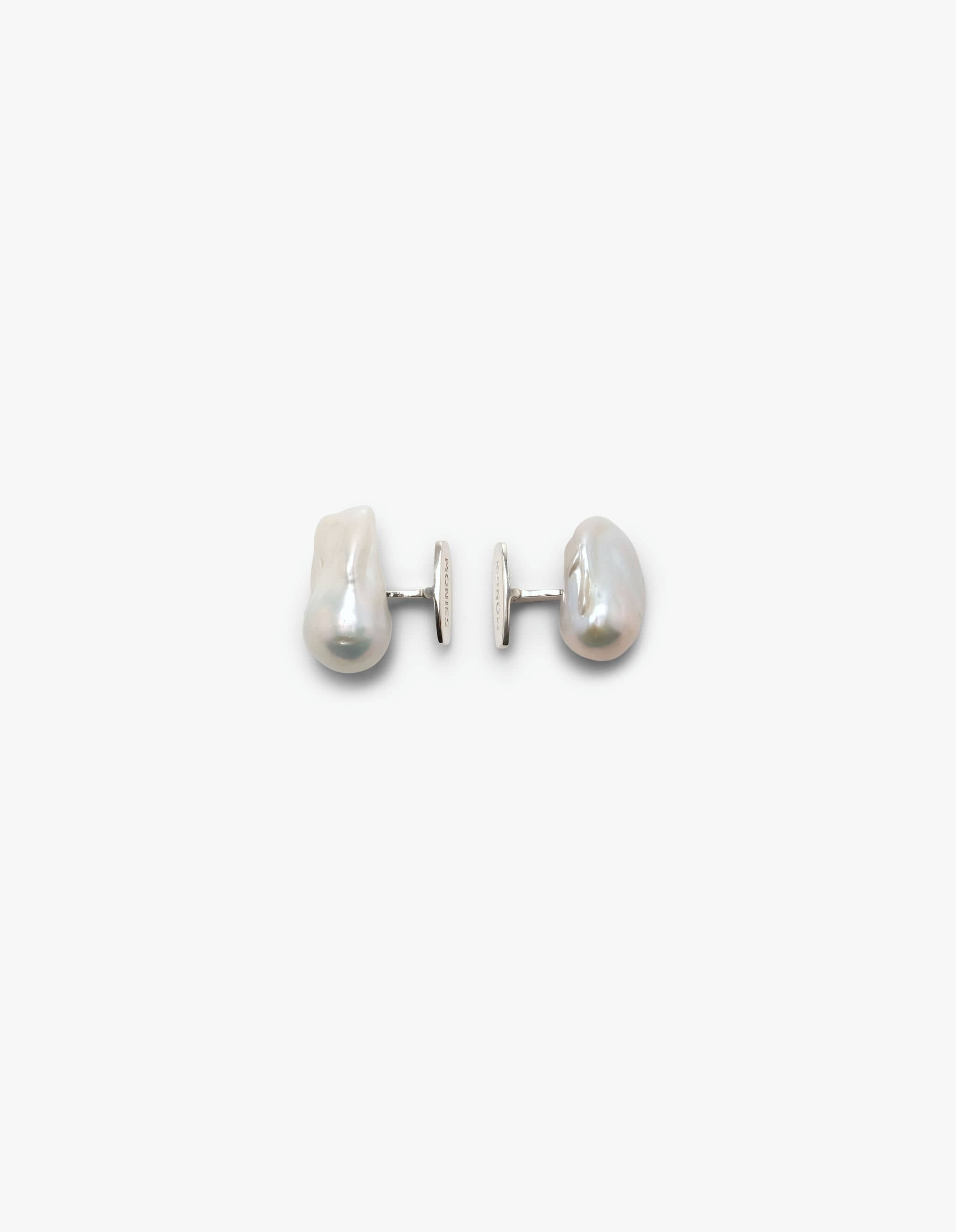 Dune cuff links: baroque pearl