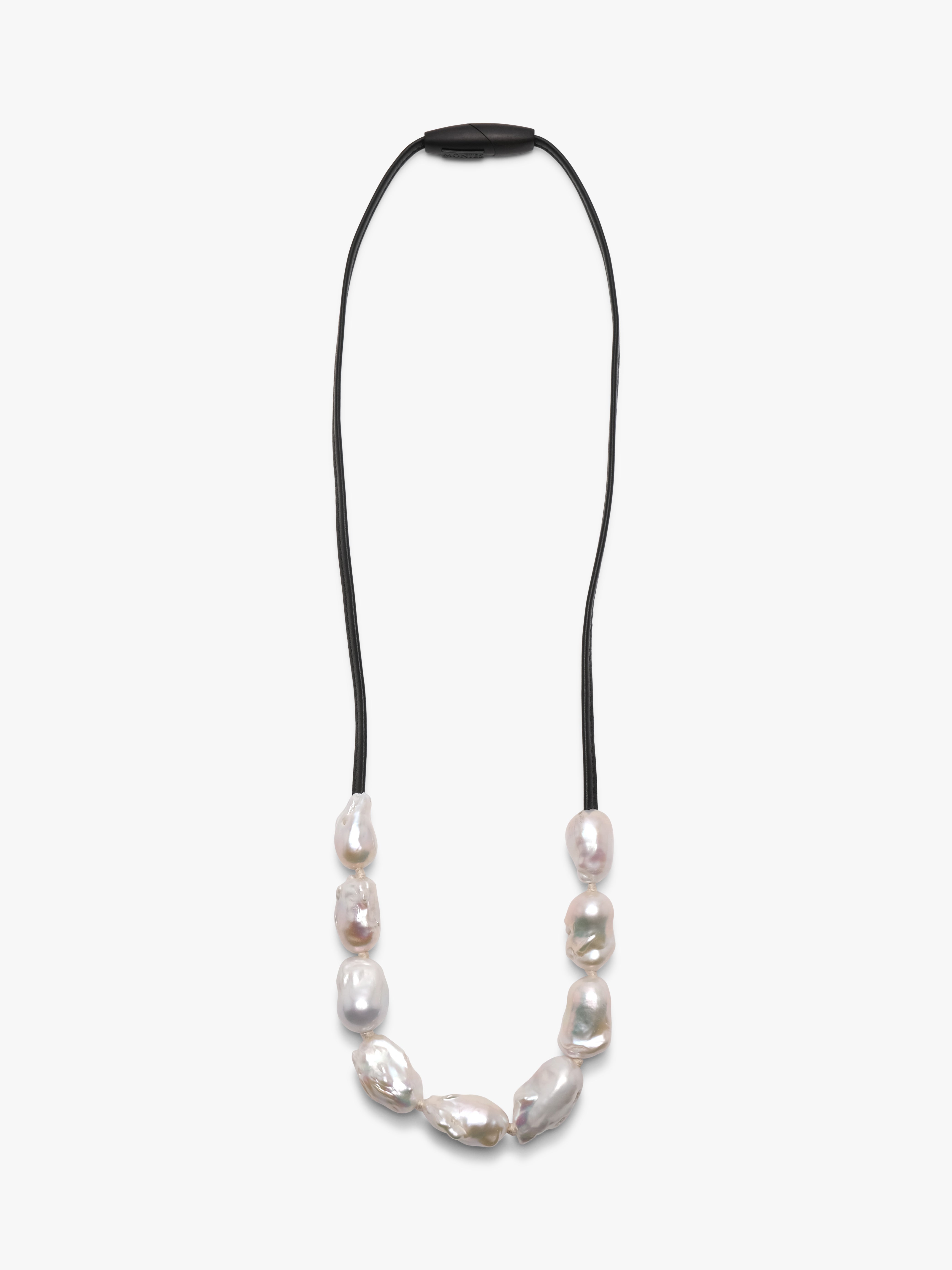 Orée necklace: leather, baroque pearls