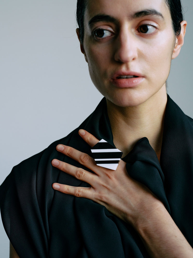 Shema ring: striped greencast