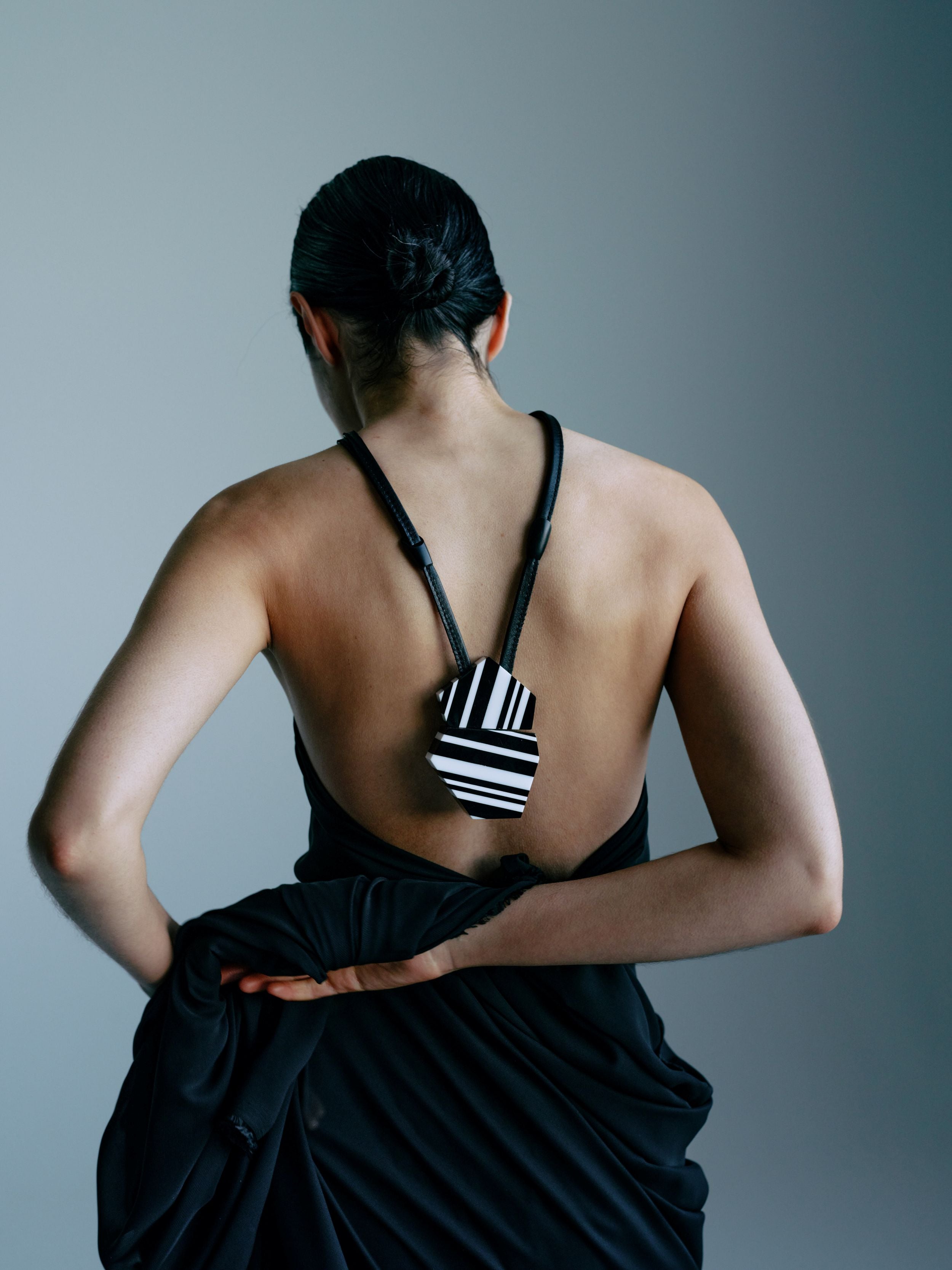 Iluma pendant: striped greencast, leather