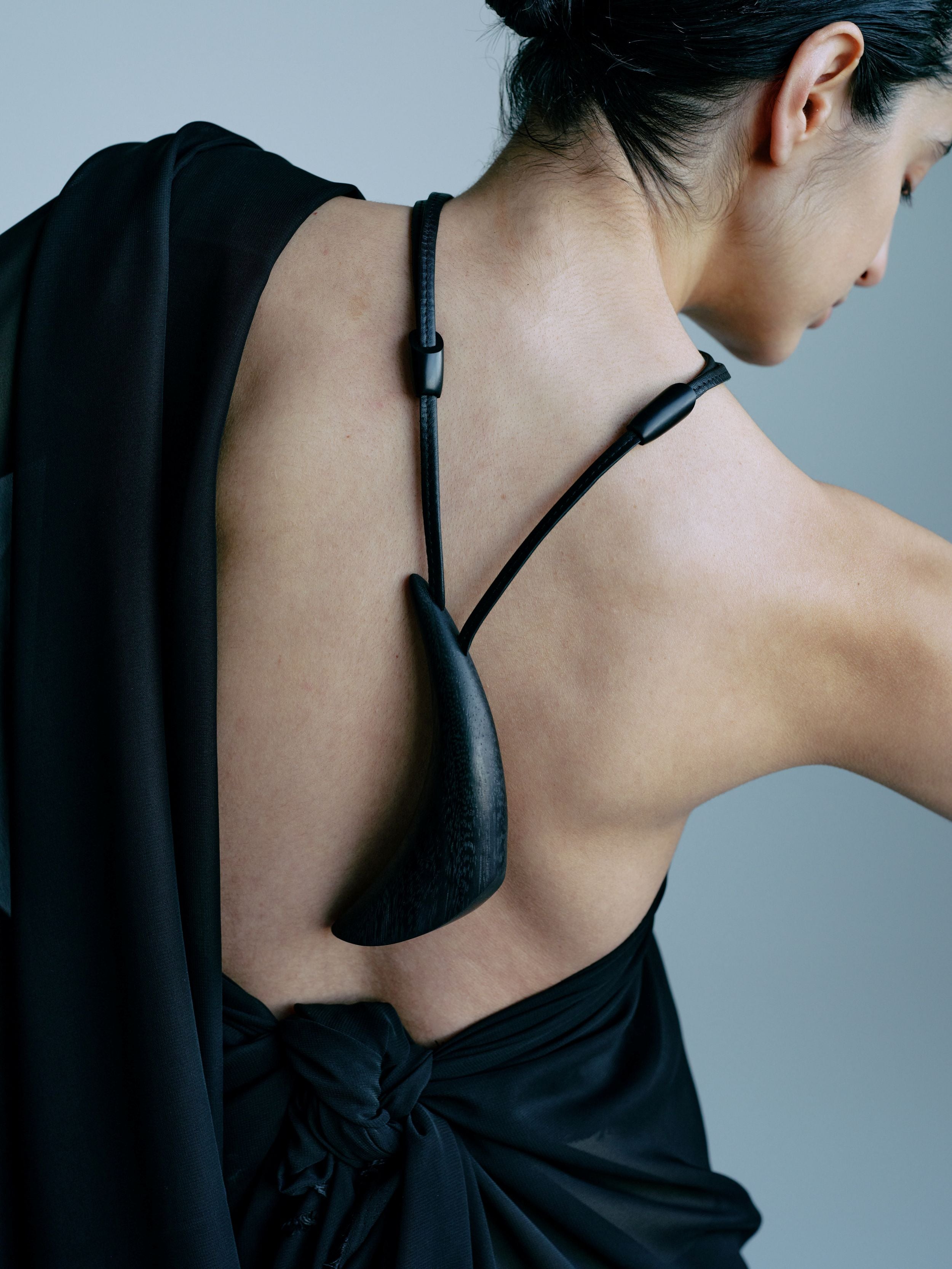 Suma pendant: black acacia, leather