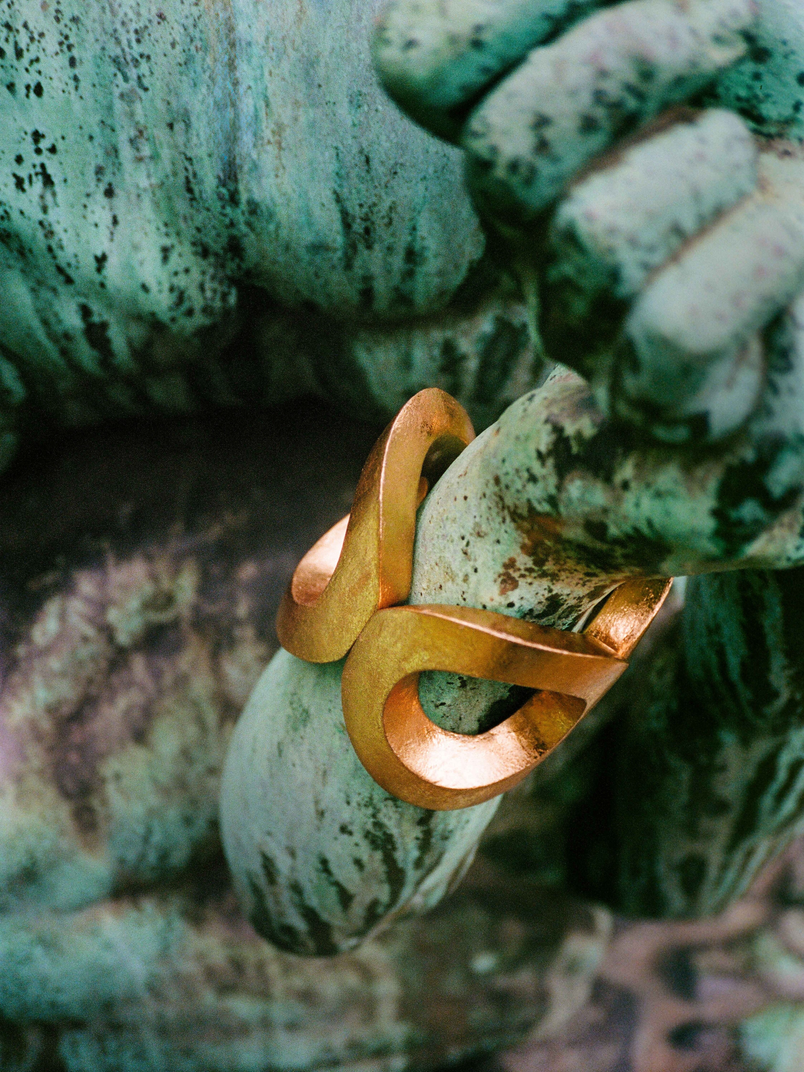 Elandra bracelet: acacia, goldfoil