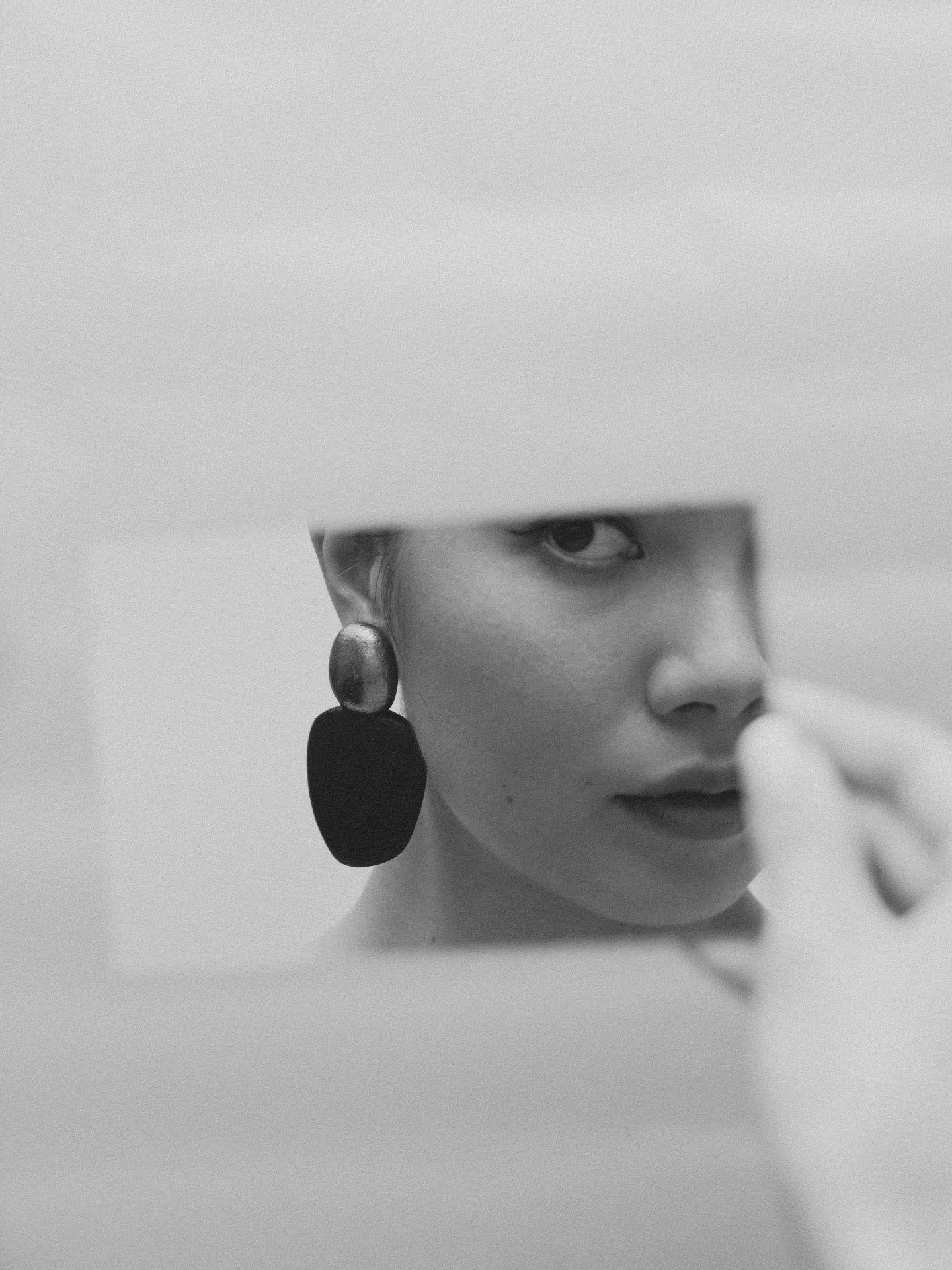 Luma earrings: acacia, dark silverfoil
