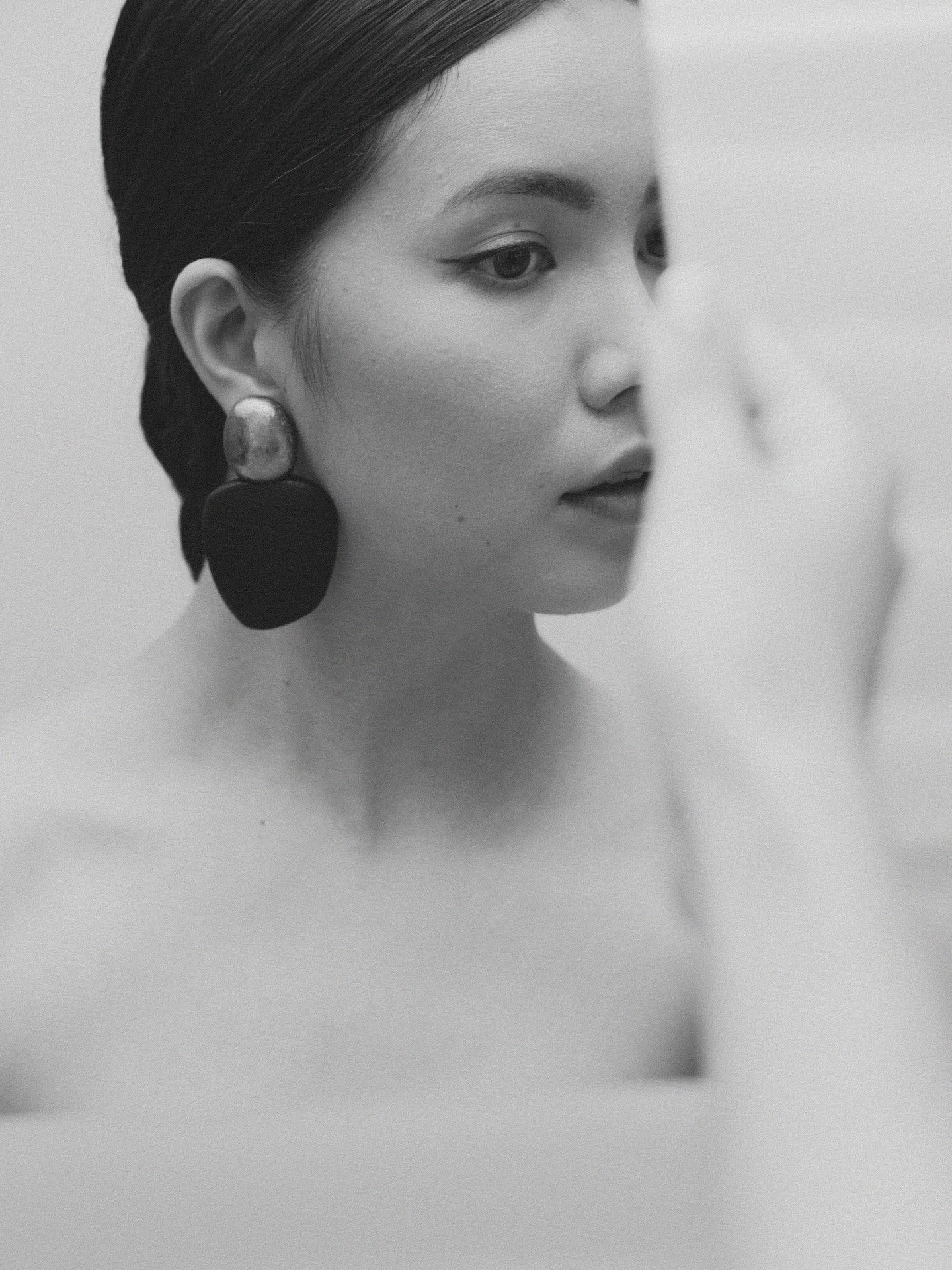 Luma earrings: acacia, dark silverfoil