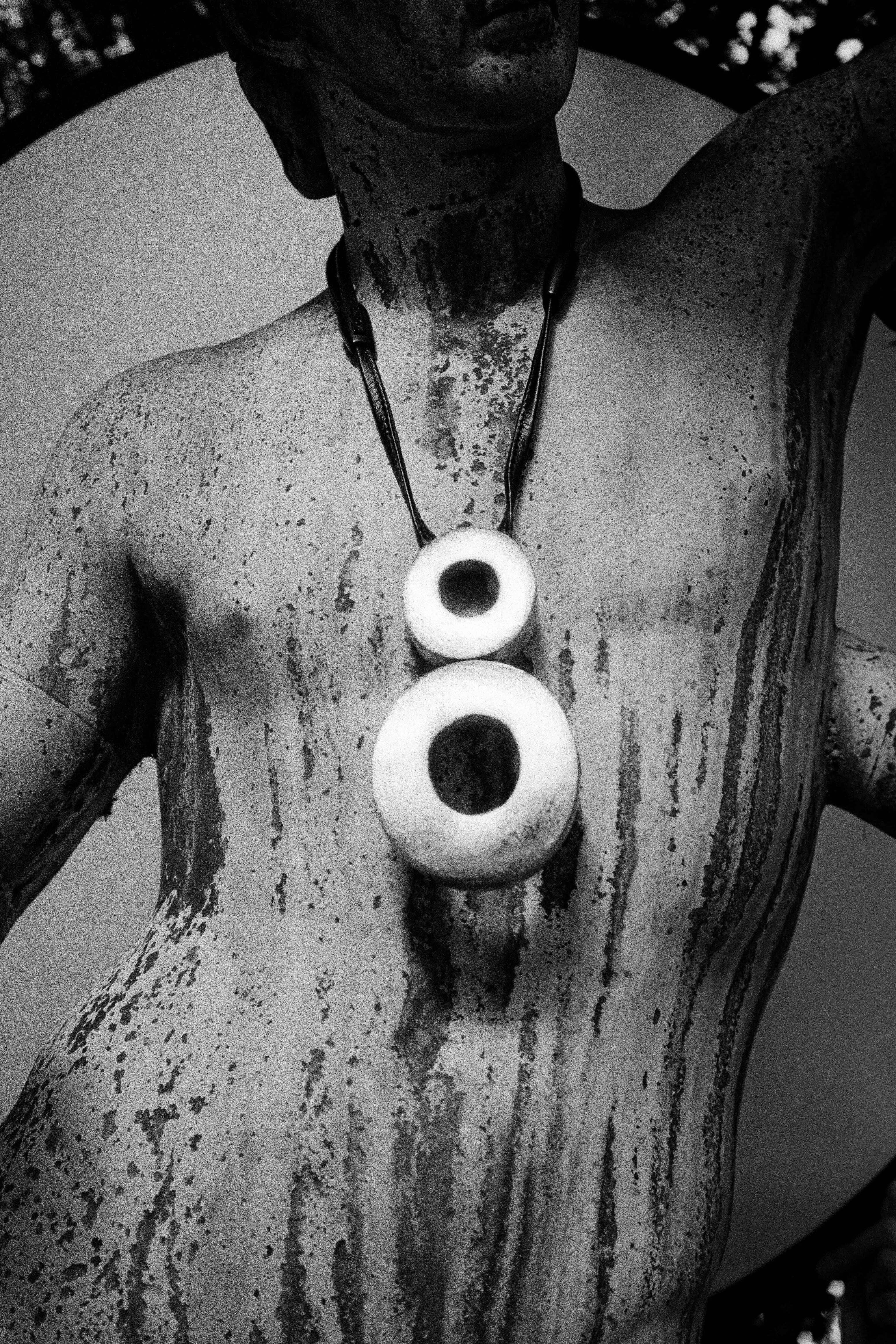 Eska pendant: acacia, goldfoil, leather