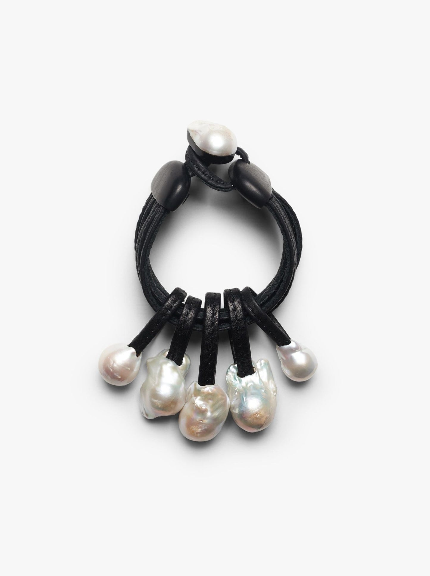 Bracelet: baroque pearls, leather