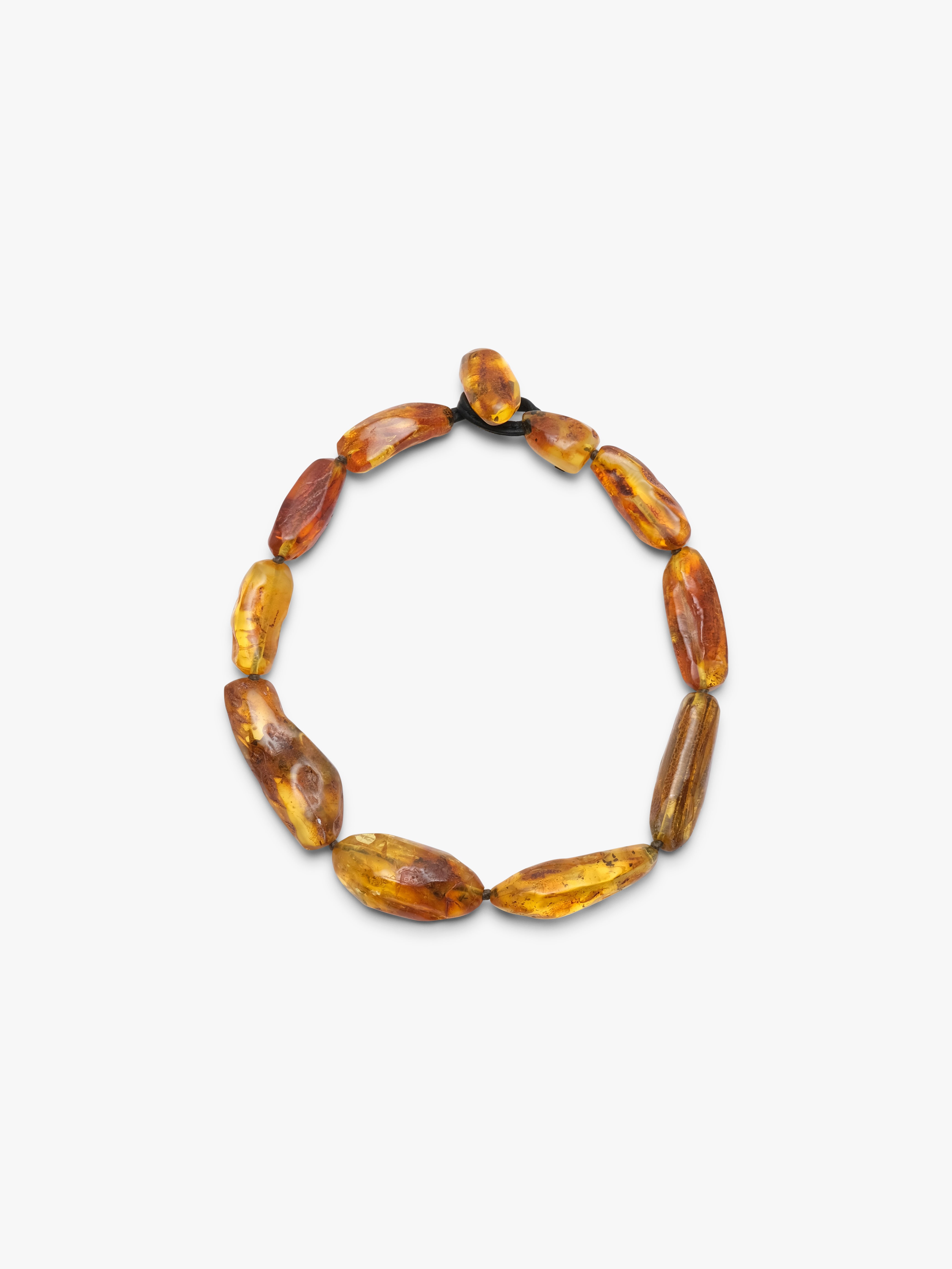 Necklace: amber
