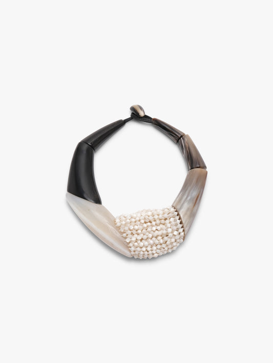 Necklace: agate, horn, mother of pearl