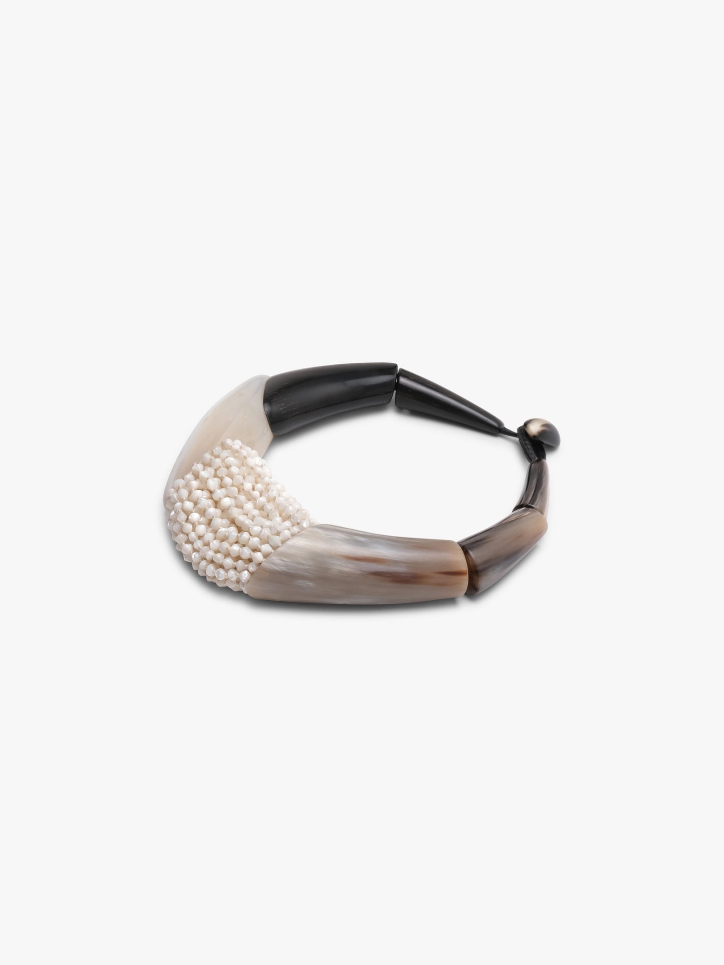Necklace: agate, horn, mother of pearl
