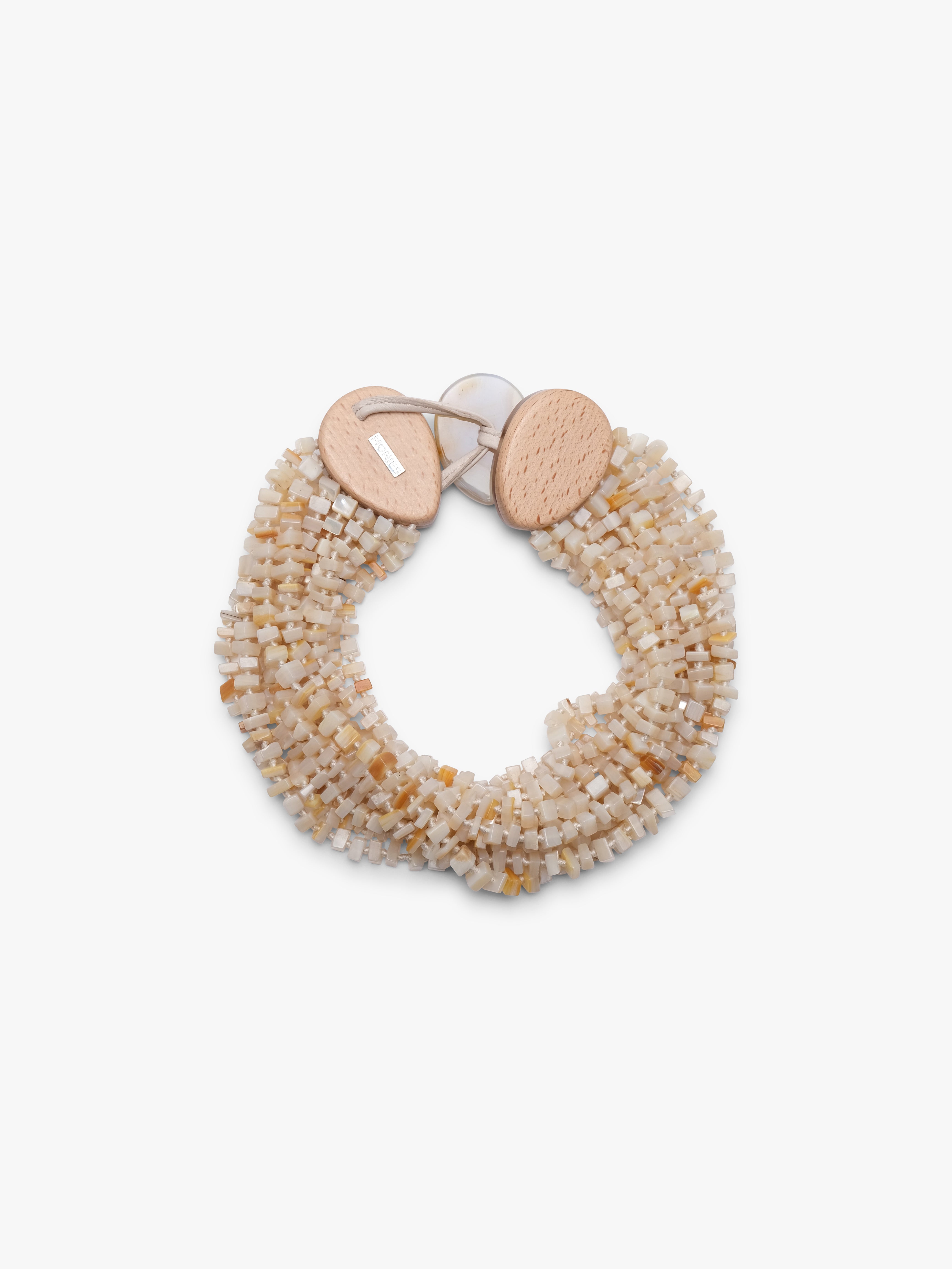 Necklace: mother of pearl, agate, beech
