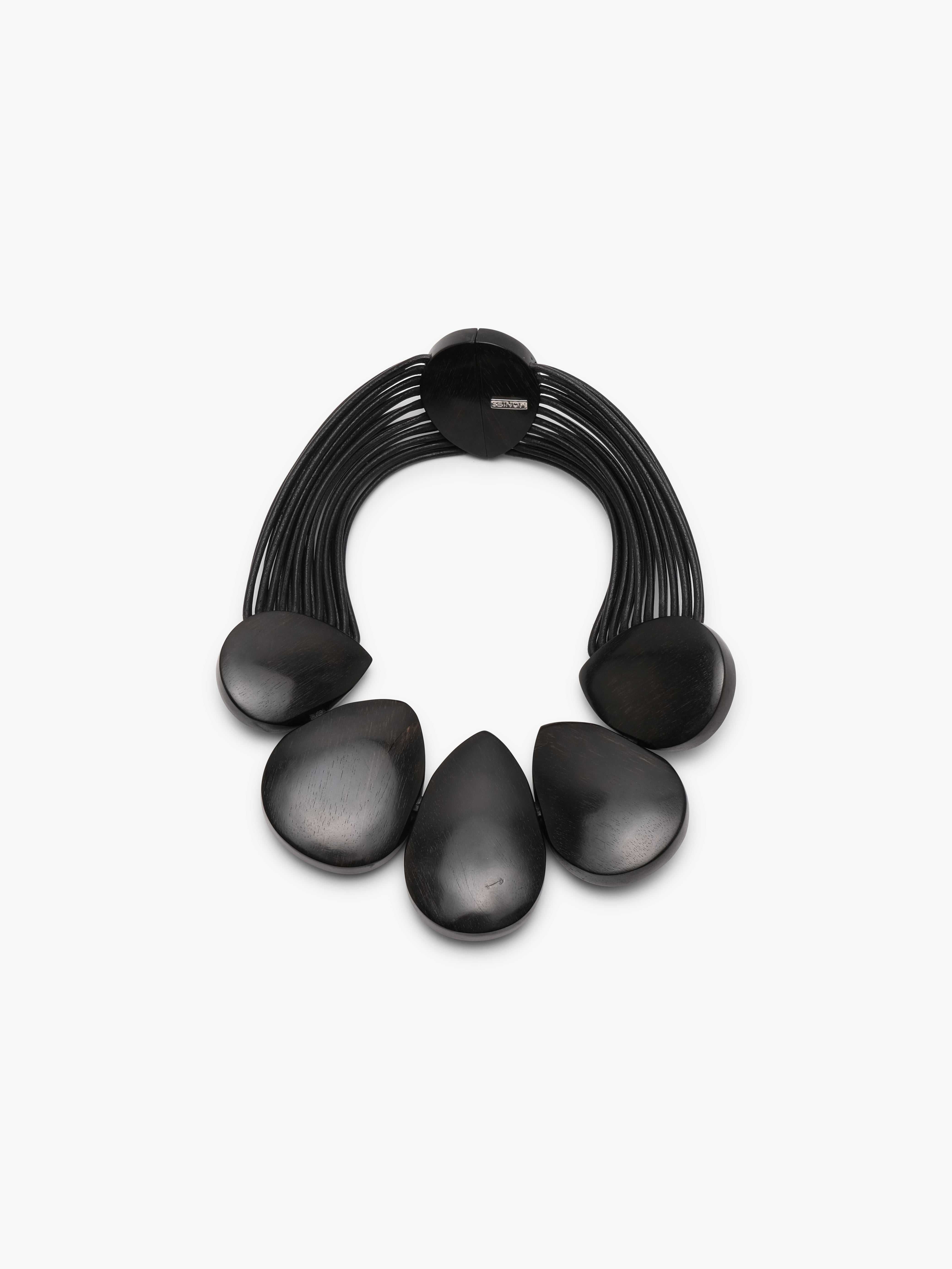 Necklace: dendritic agate, ebony, leather