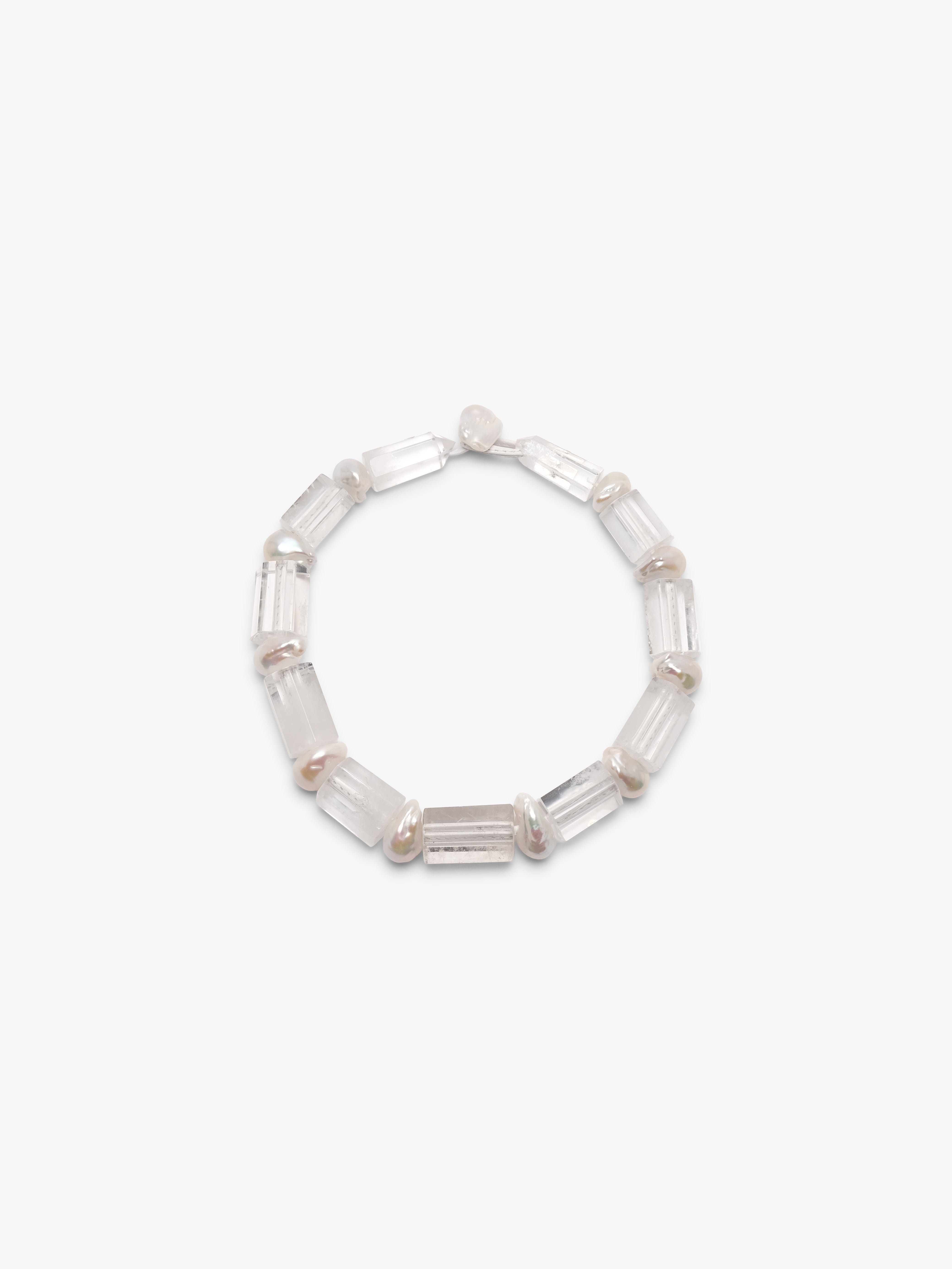 Necklace: mountain crystal, baroque pearl