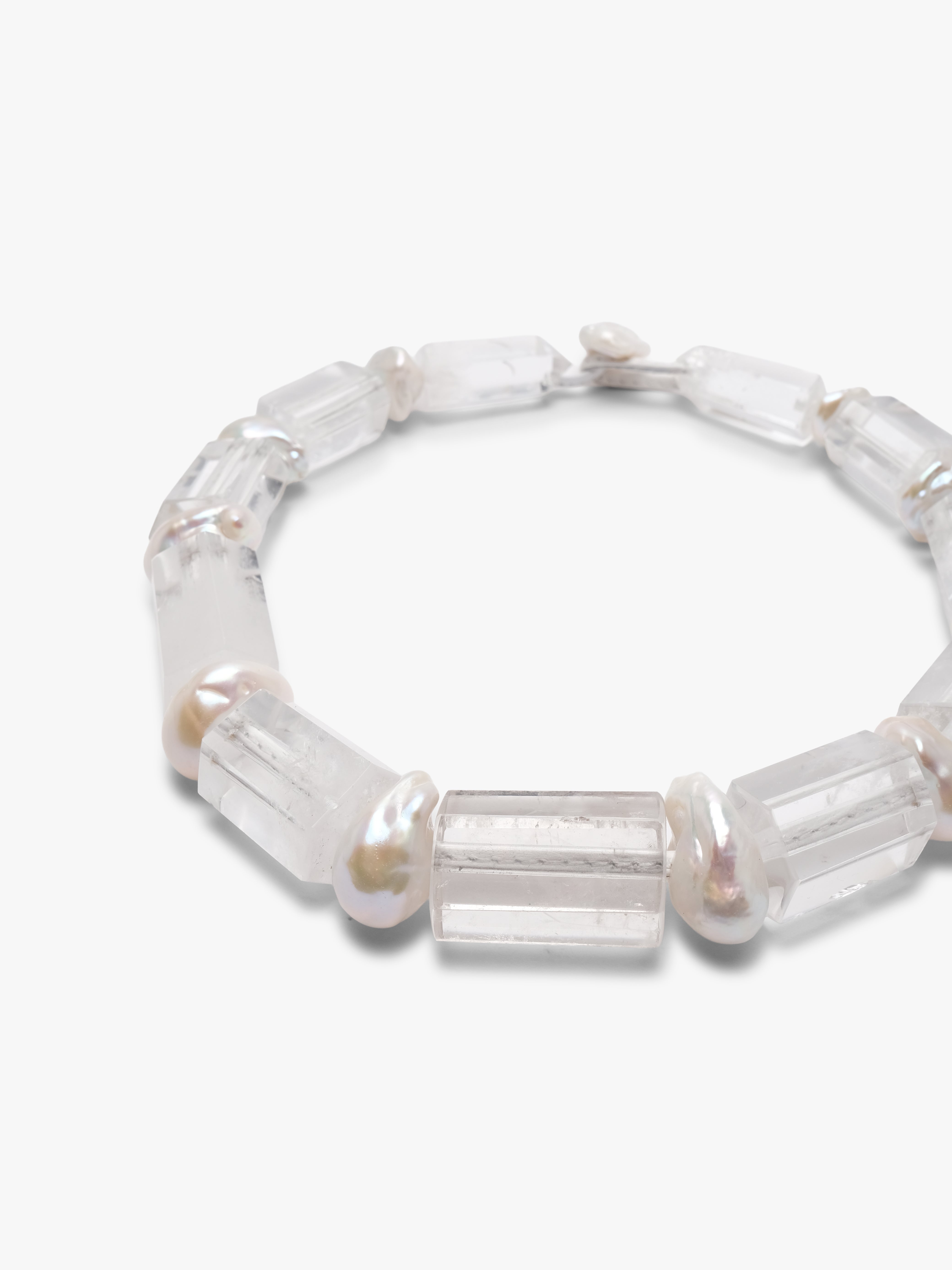 Necklace: mountain crystal, baroque pearl