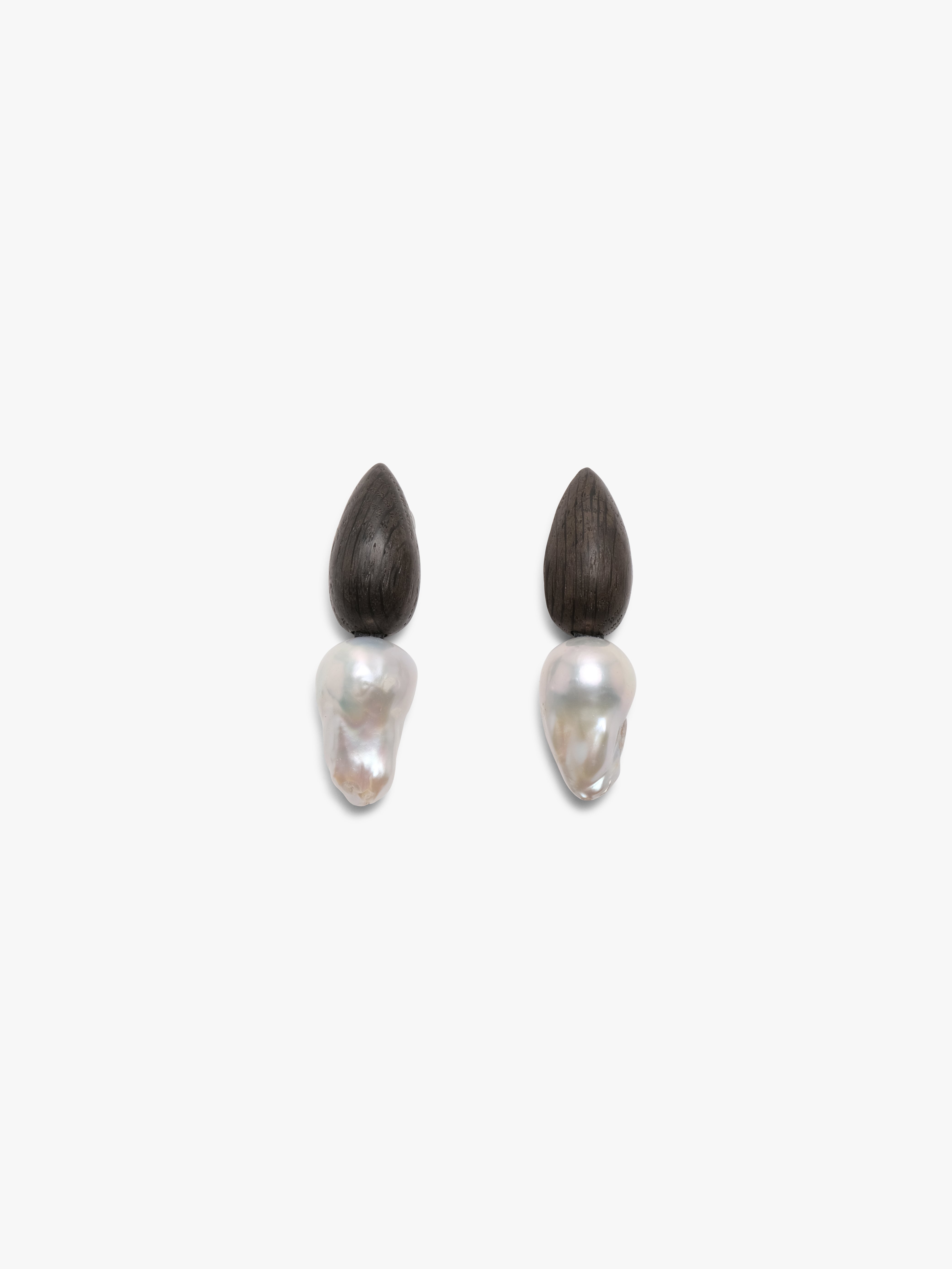 Orage earrings: baroque pearl, bog oak