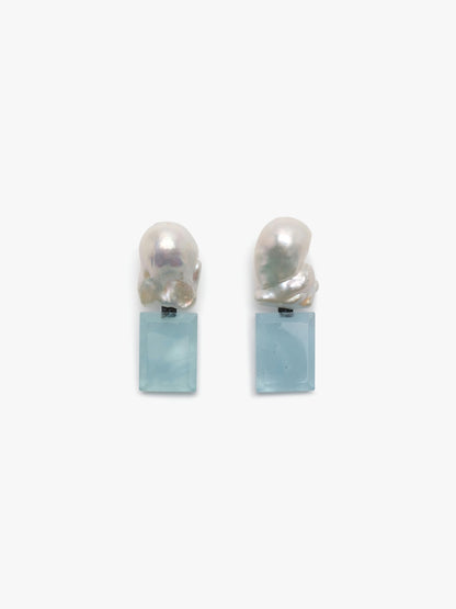 Earring: baroque pearl, aquamarine